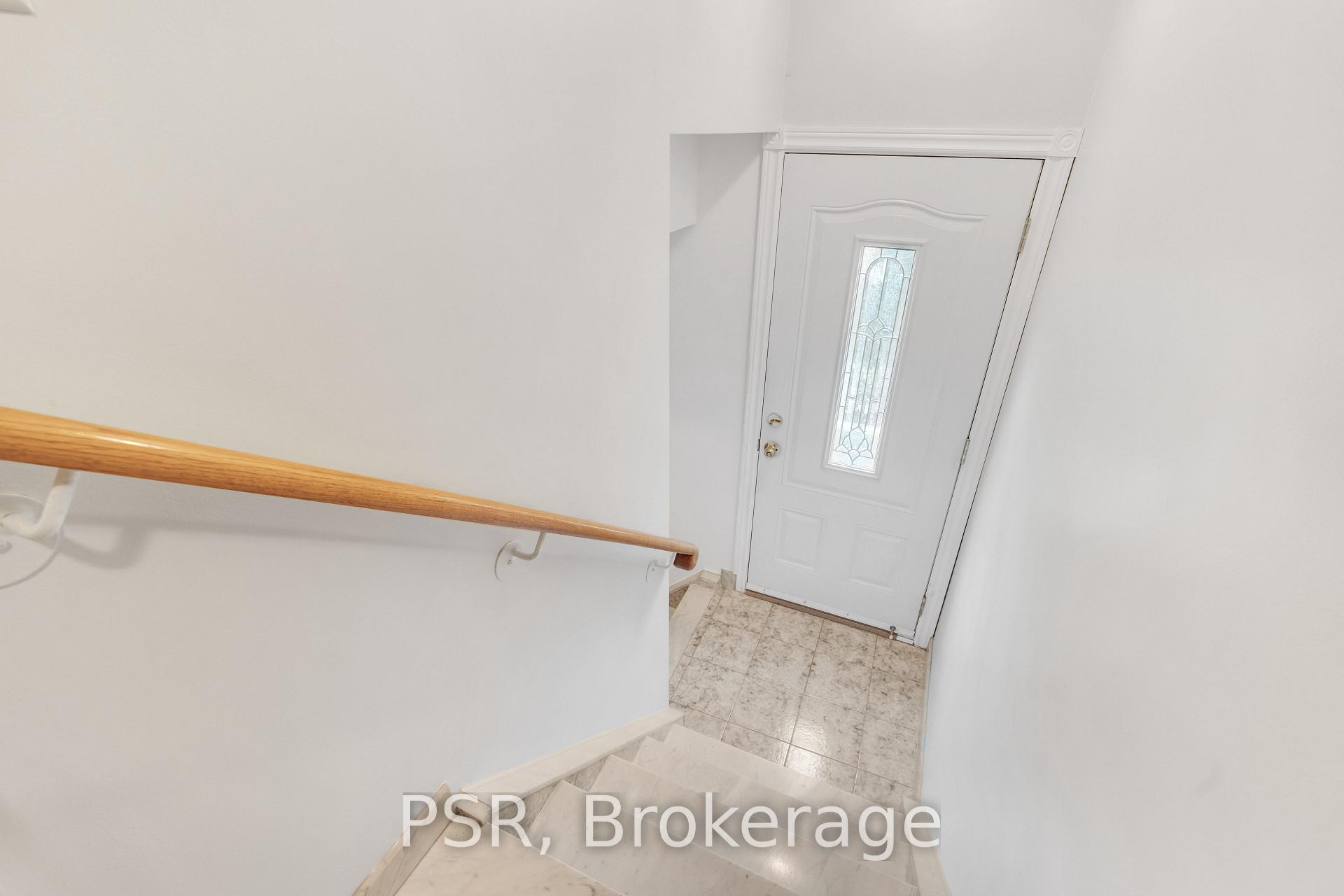 Photo 14 of 4 Gatesgill Crescent, North York, Downsview-Roding-CFB — HOMEH