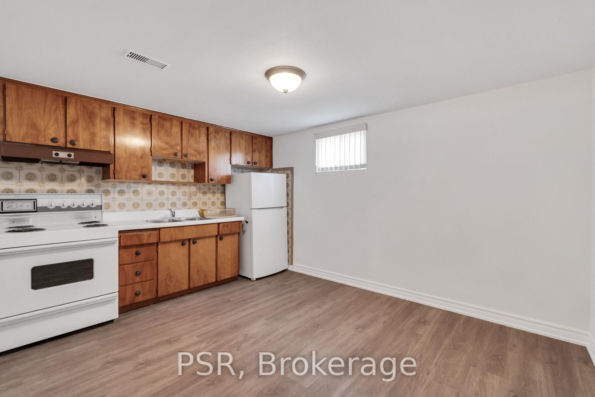 Photo 17 of 4 Gatesgill Crescent, North York, Downsview-Roding-CFB — HOMEH