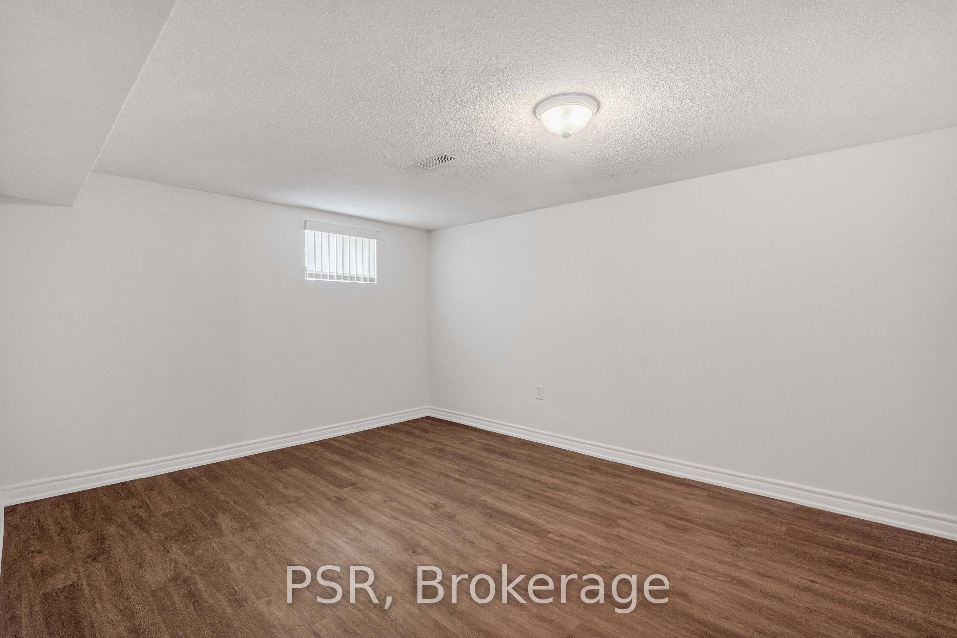 Photo 18 of 4 Gatesgill Crescent, North York, Downsview-Roding-CFB — HOMEH
