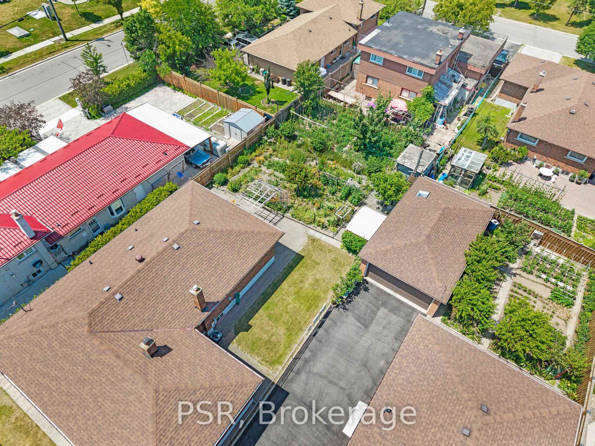 Photo 21 of 4 Gatesgill Crescent, North York, Downsview-Roding-CFB — HOMEH