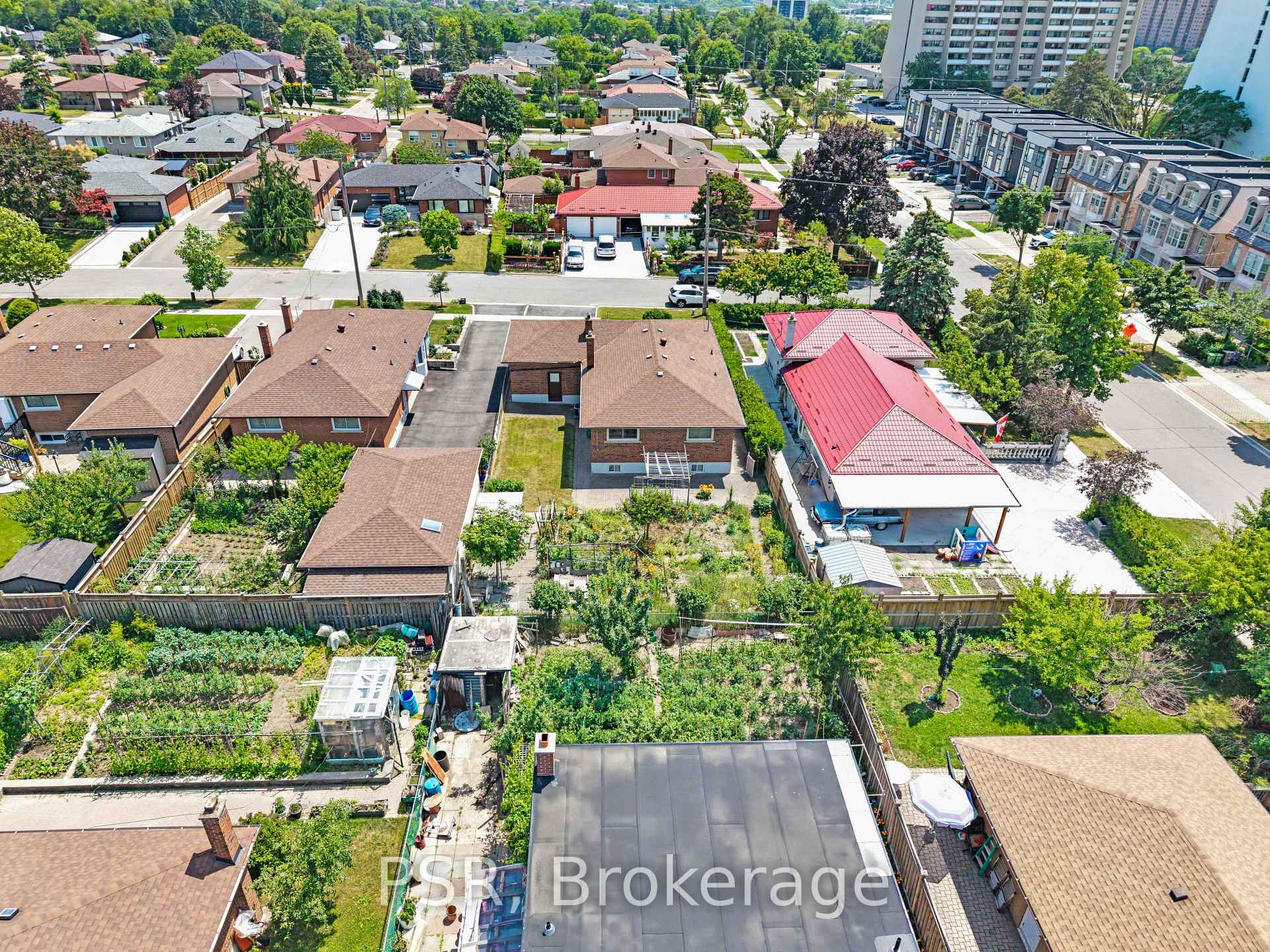 Photo 23 of 4 Gatesgill Crescent, North York, Downsview-Roding-CFB — HOMEH