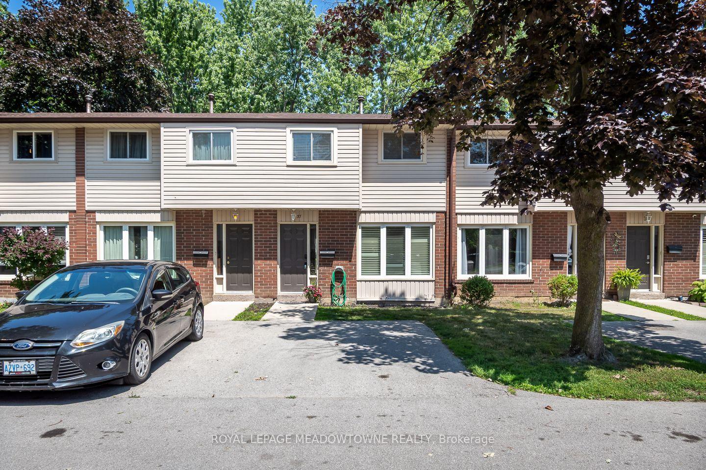 Photo 2 of Unit 37, 2 Weiden Street, St. Catharines, Bunting/Linwell — HOMEH