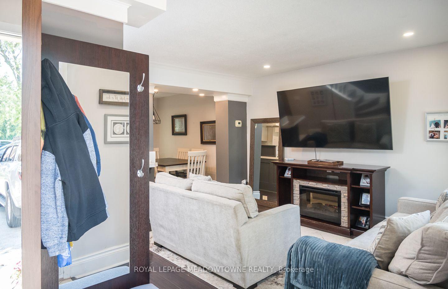 Photo 3 of Unit 37, 2 Weiden Street, St. Catharines, Bunting/Linwell — HOMEH
