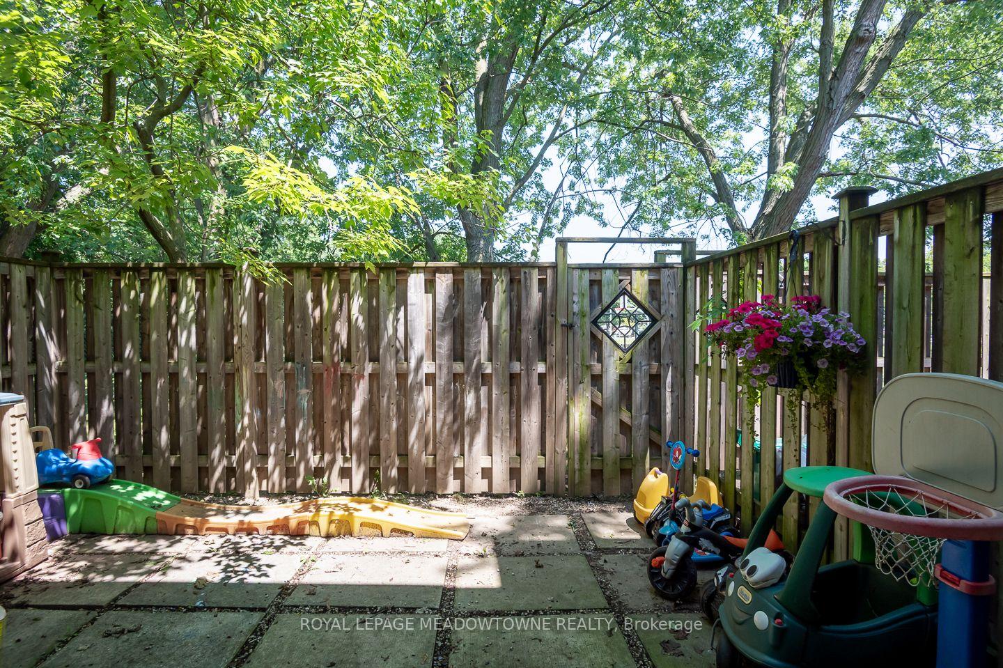 Photo 36 of Unit 37, 2 Weiden Street, St. Catharines, Bunting/Linwell — HOMEH