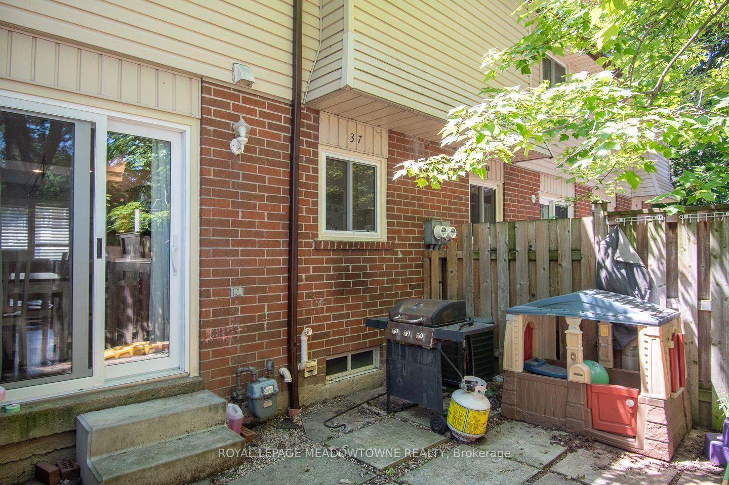 Photo 39 of Unit 37, 2 Weiden Street, St. Catharines, Bunting/Linwell — HOMEH