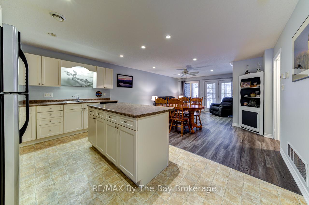 Photo 8 of 65 Meadow Lane, Wasaga Beach — HOMEH
