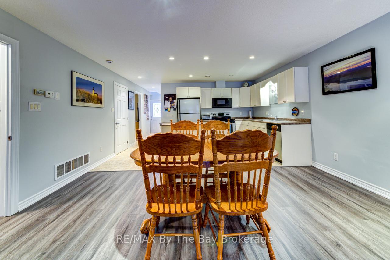 Photo 19 of 65 Meadow Lane, Wasaga Beach — HOMEH