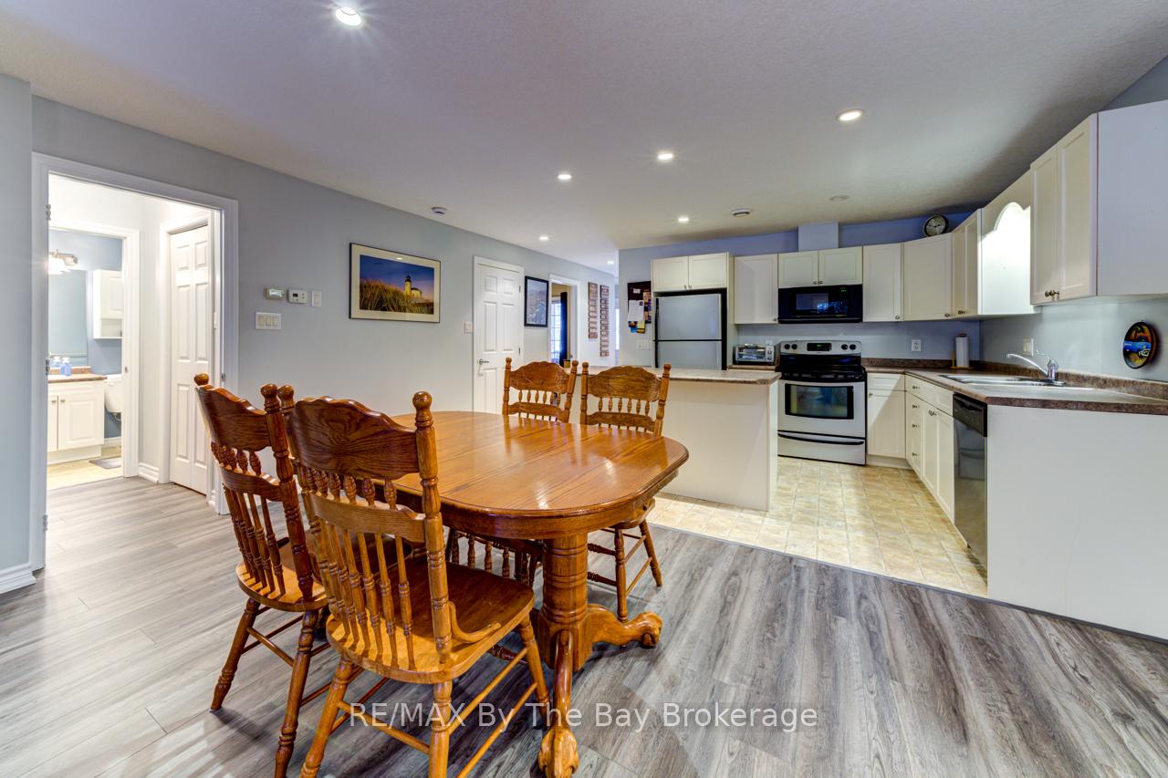 Photo 20 of 65 Meadow Lane, Wasaga Beach — HOMEH