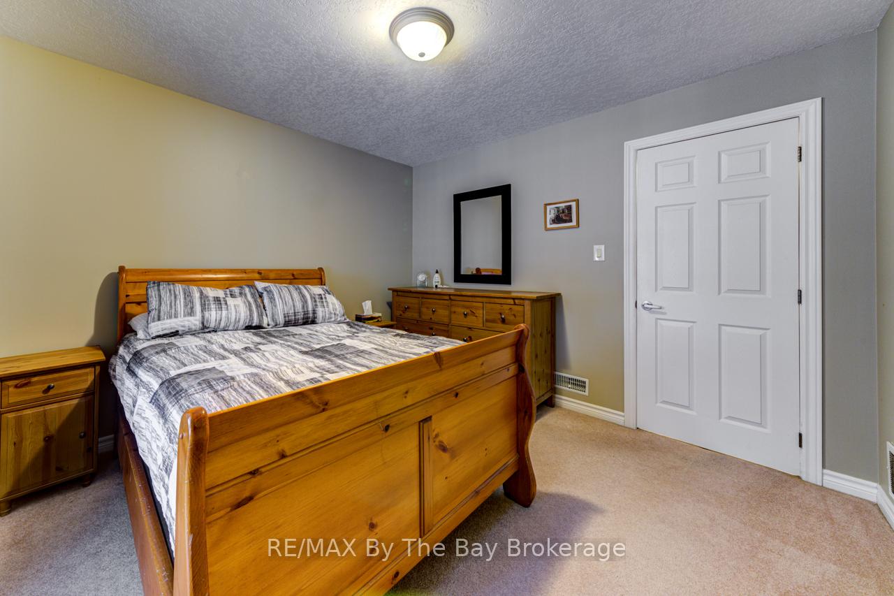 Photo 27 of 65 Meadow Lane, Wasaga Beach — HOMEH