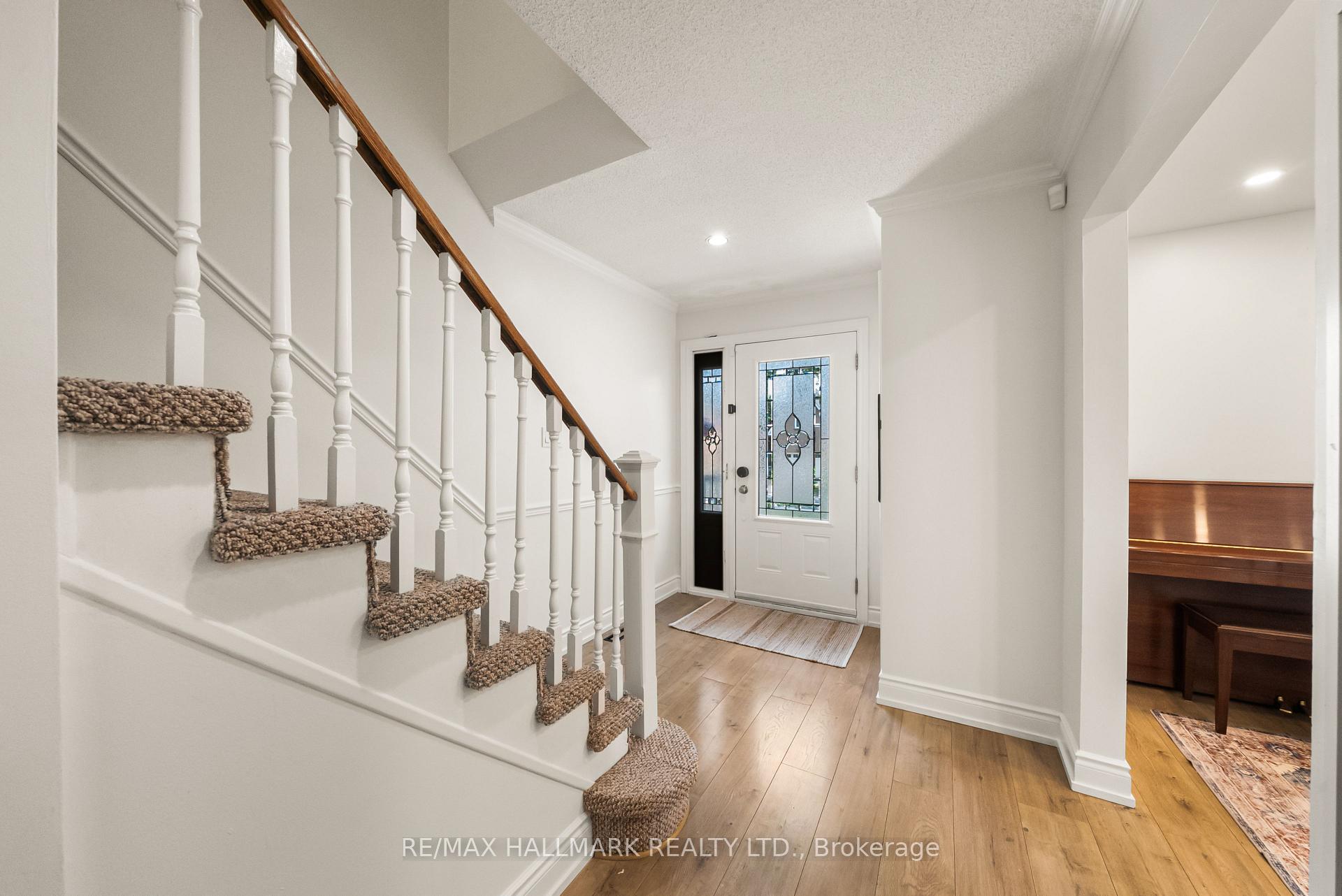 Photo 3 of 71 Bishop Crescent, Markham, Markham Village — HOMEH