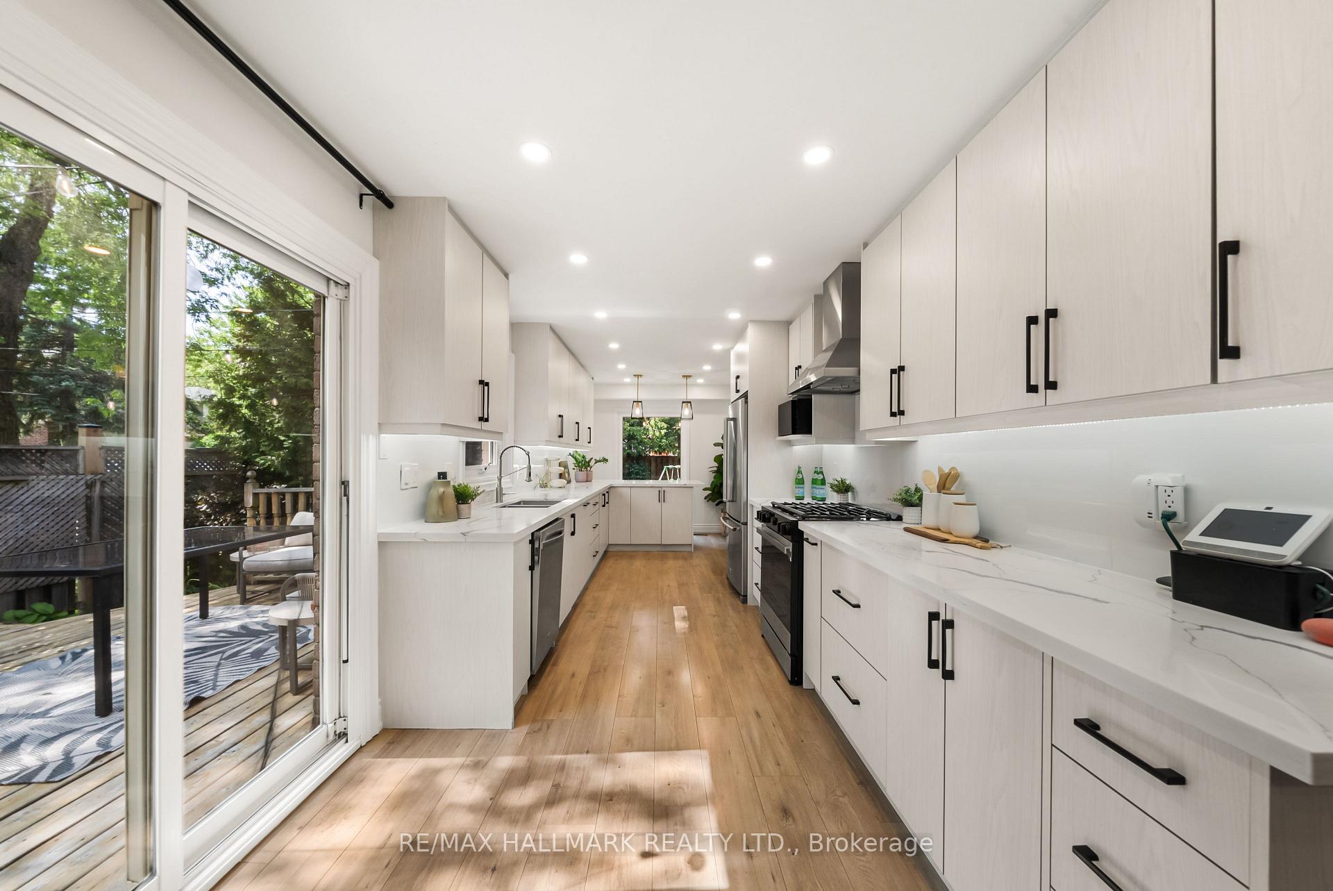Photo 7 of 71 Bishop Crescent, Markham, Markham Village — HOMEH