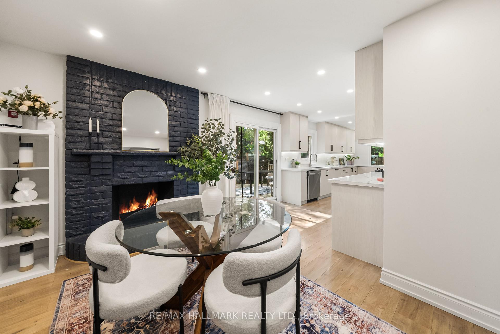Photo 8 of 71 Bishop Crescent, Markham, Markham Village — HOMEH
