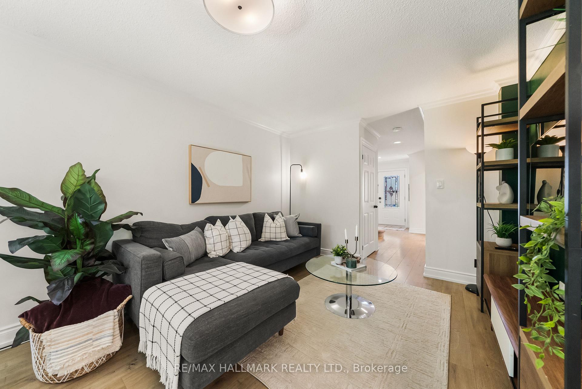 Photo 14 of 71 Bishop Crescent, Markham, Markham Village — HOMEH