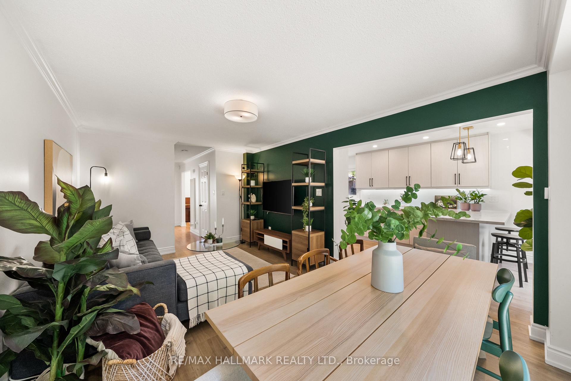 Photo 15 of 71 Bishop Crescent, Markham, Markham Village — HOMEH