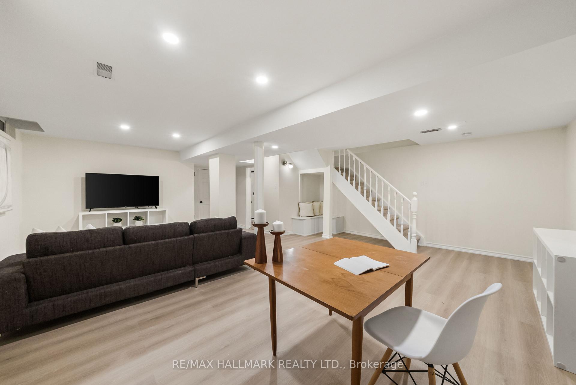 Photo 34 of 71 Bishop Crescent, Markham, Markham Village — HOMEH