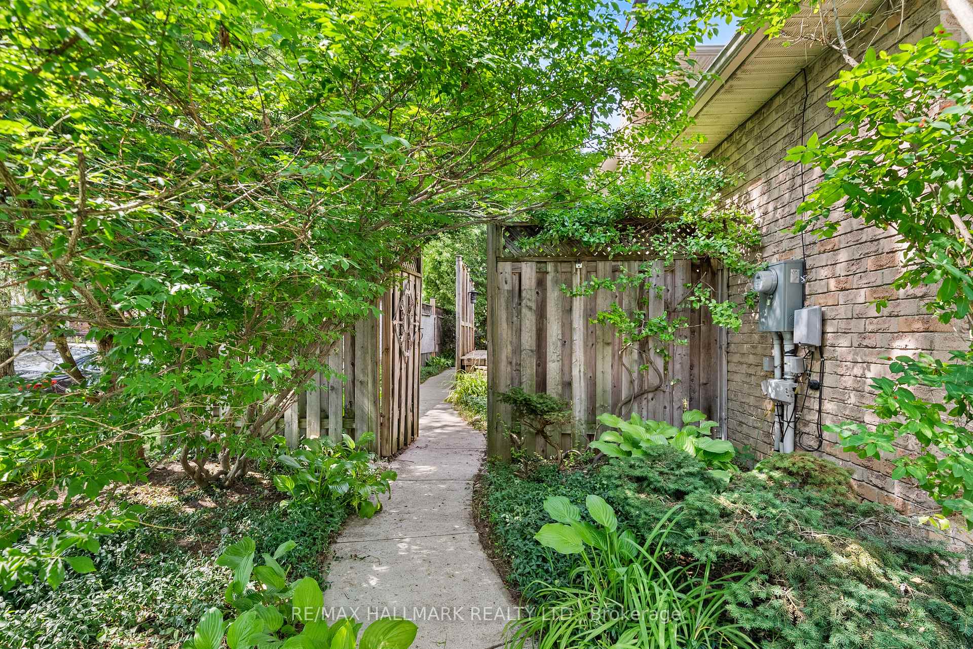 Photo 42 of 71 Bishop Crescent, Markham, Markham Village — HOMEH