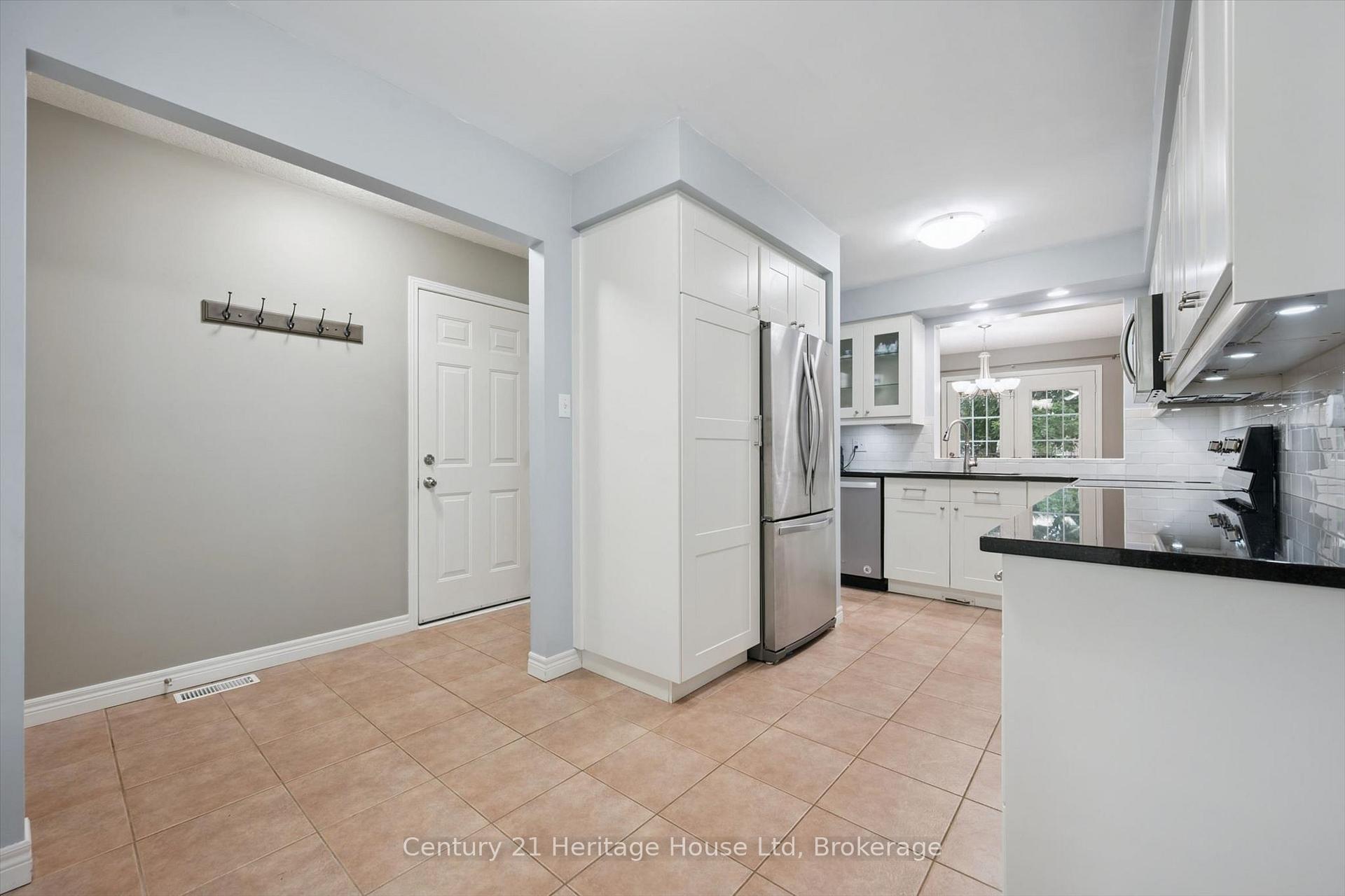 Photo 9 of 94 Milson Crescent, Guelph, Kortright Hills — HOMEH