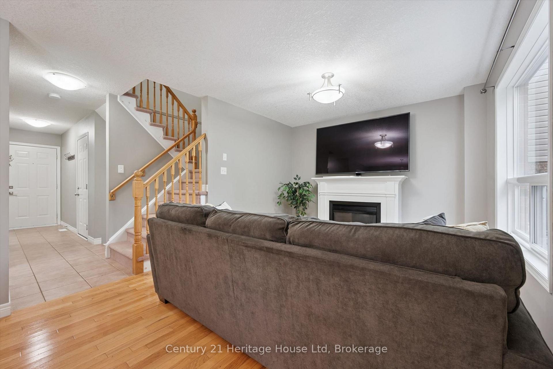 Photo 17 of 94 Milson Crescent, Guelph, Kortright Hills — HOMEH