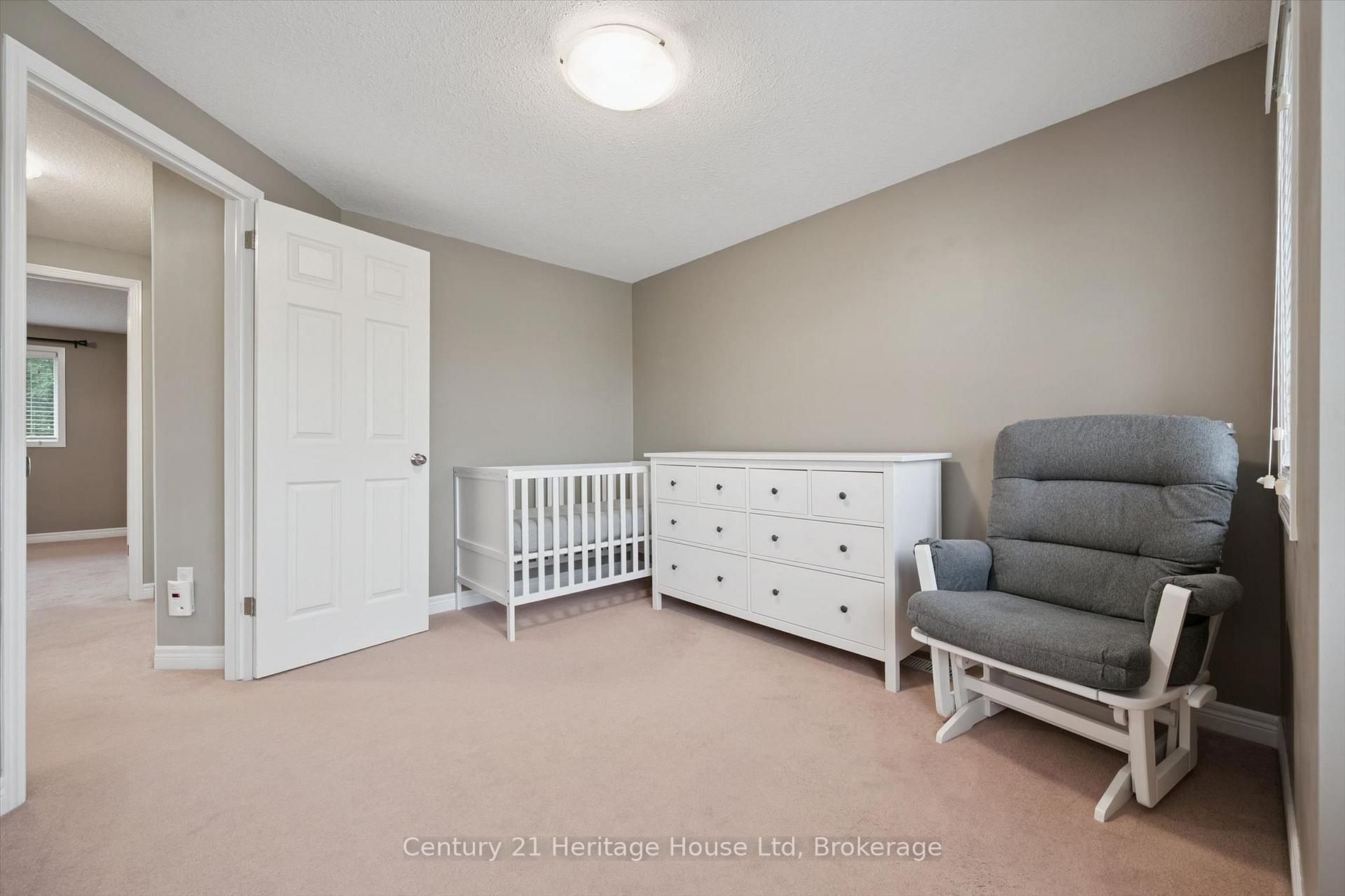 Photo 25 of 94 Milson Crescent, Guelph, Kortright Hills — HOMEH