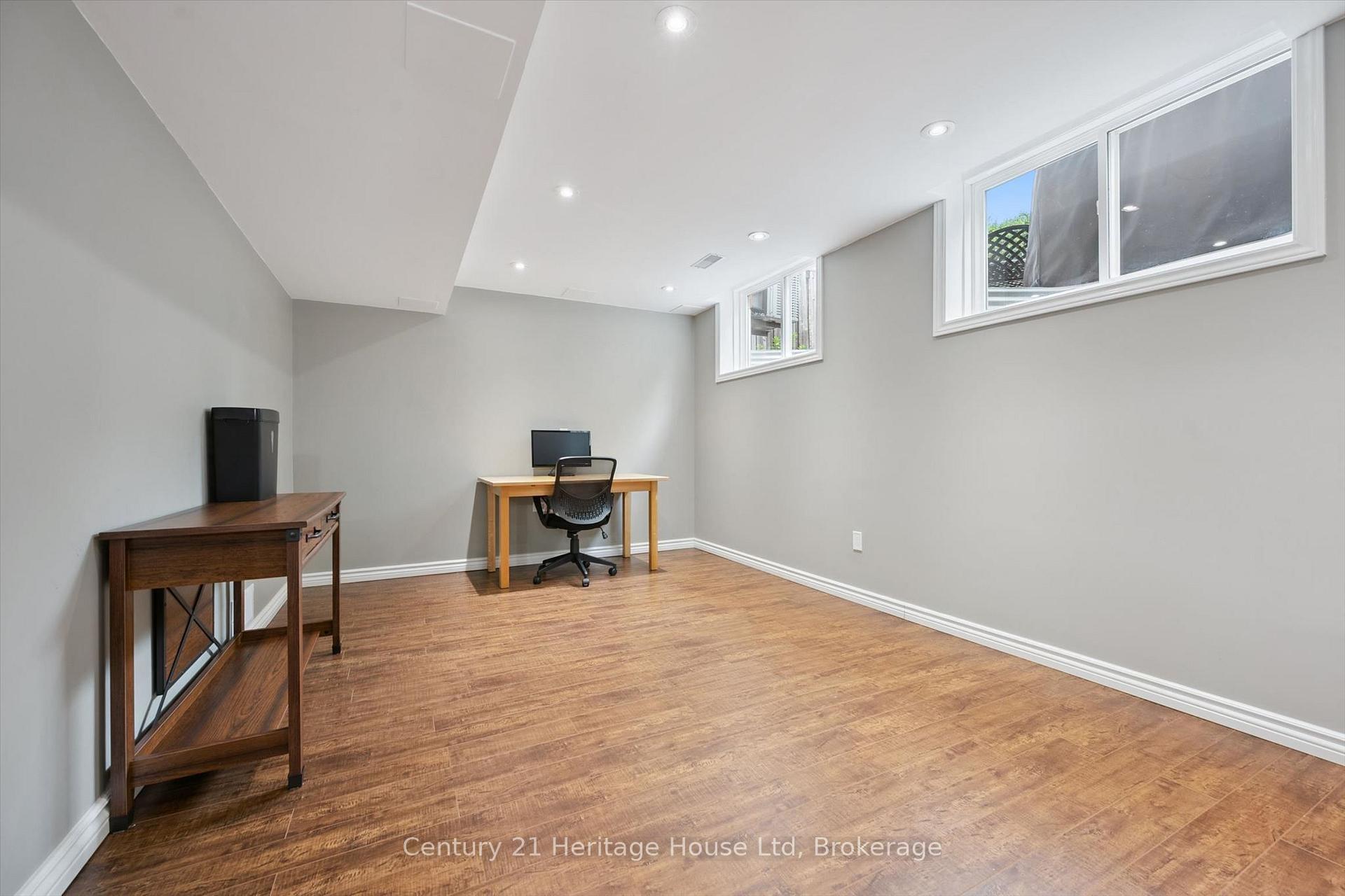 Photo 32 of 94 Milson Crescent, Guelph, Kortright Hills — HOMEH