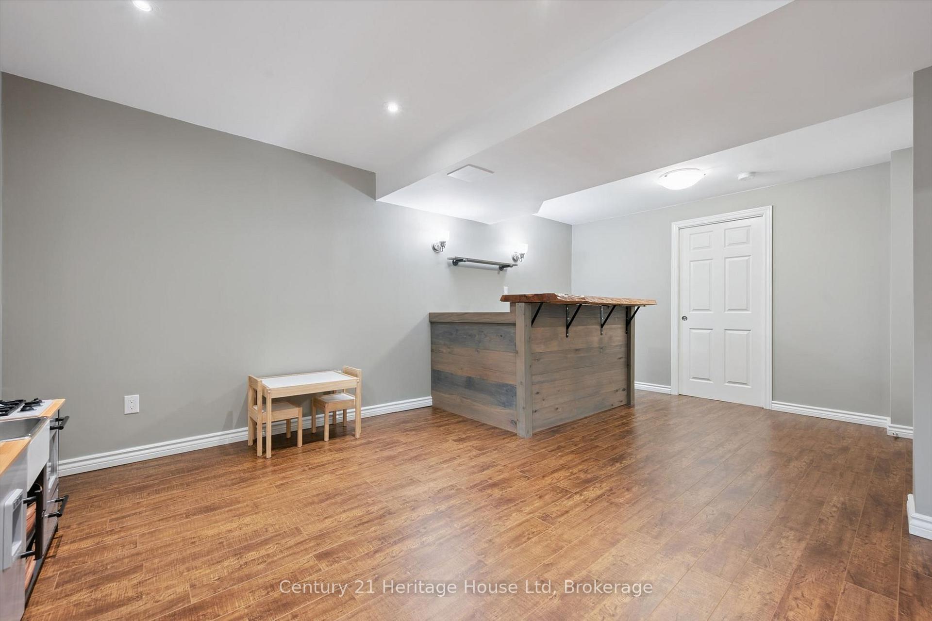 Photo 34 of 94 Milson Crescent, Guelph, Kortright Hills — HOMEH