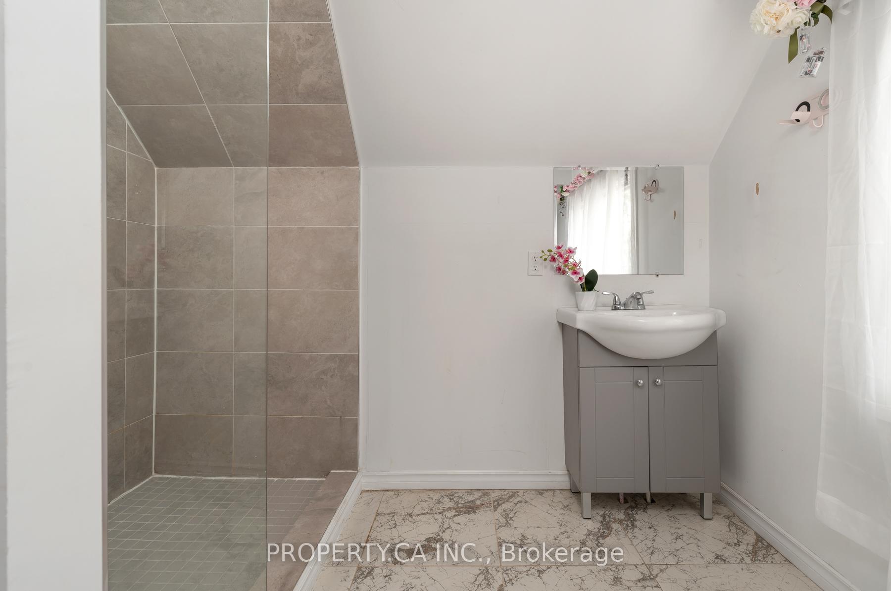 Photo 17 of 108 Albertus Avenue, Toronto, Lawrence Park South — HOMEH