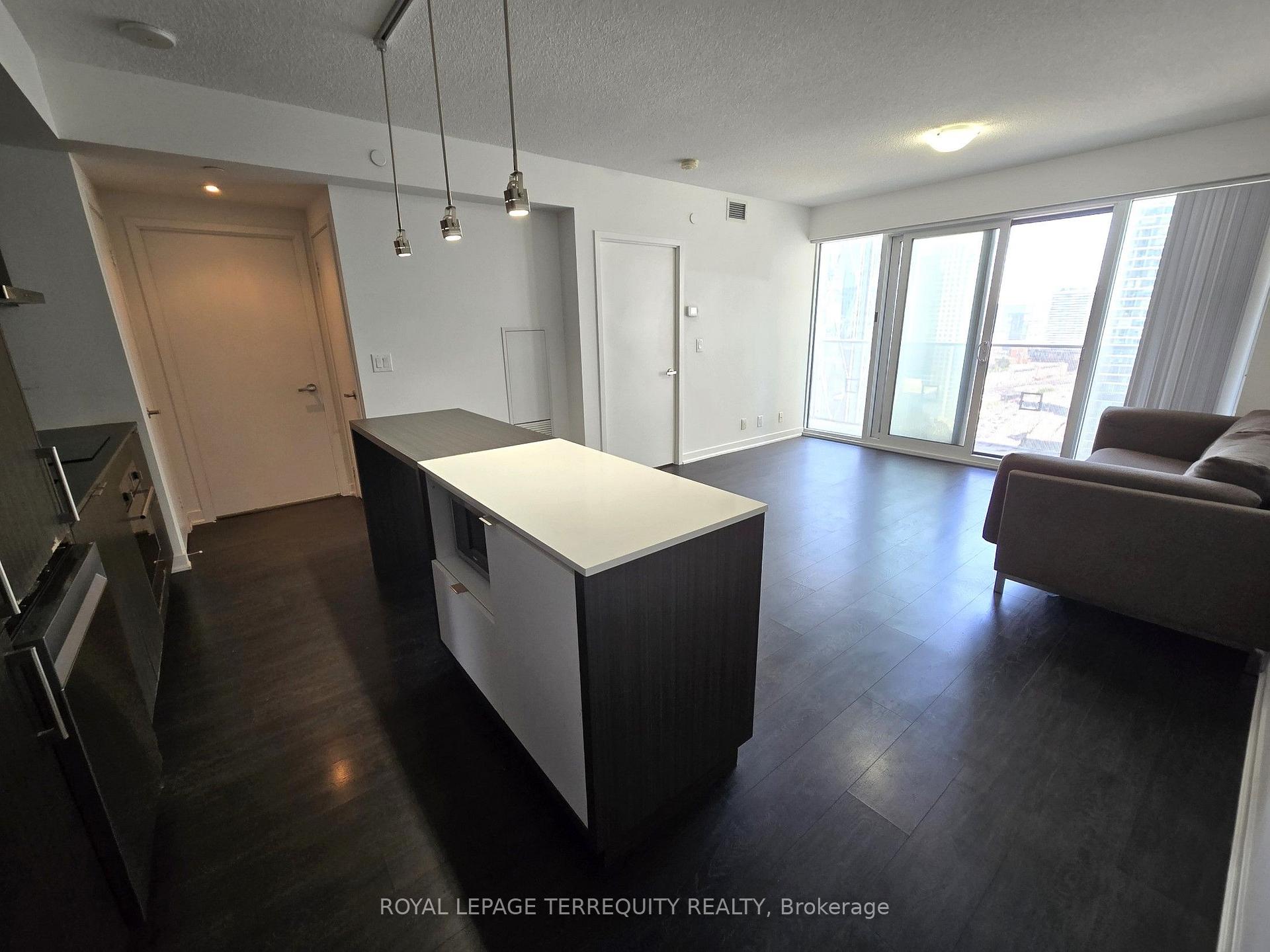 Front of Unit 2606, 100 Harbour Street