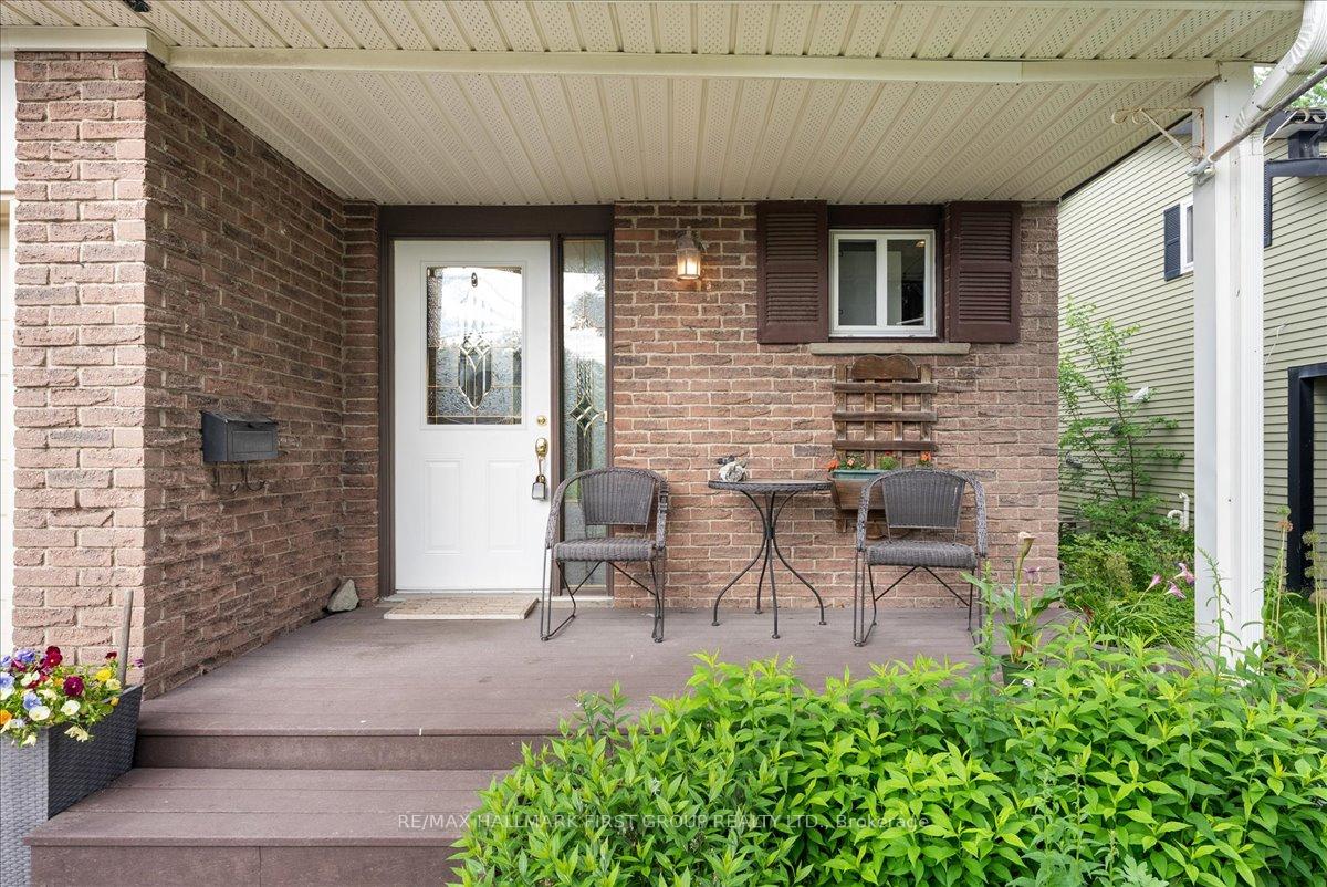 Photo 3 of 100 Martin Road, Clarington, Bowmanville — HOMEH
