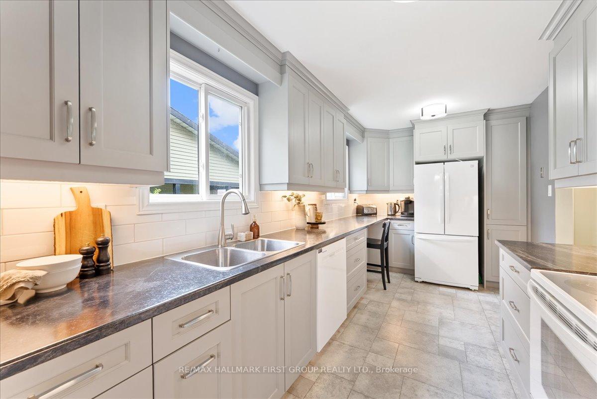 Photo 17 of 100 Martin Road, Clarington, Bowmanville — HOMEH