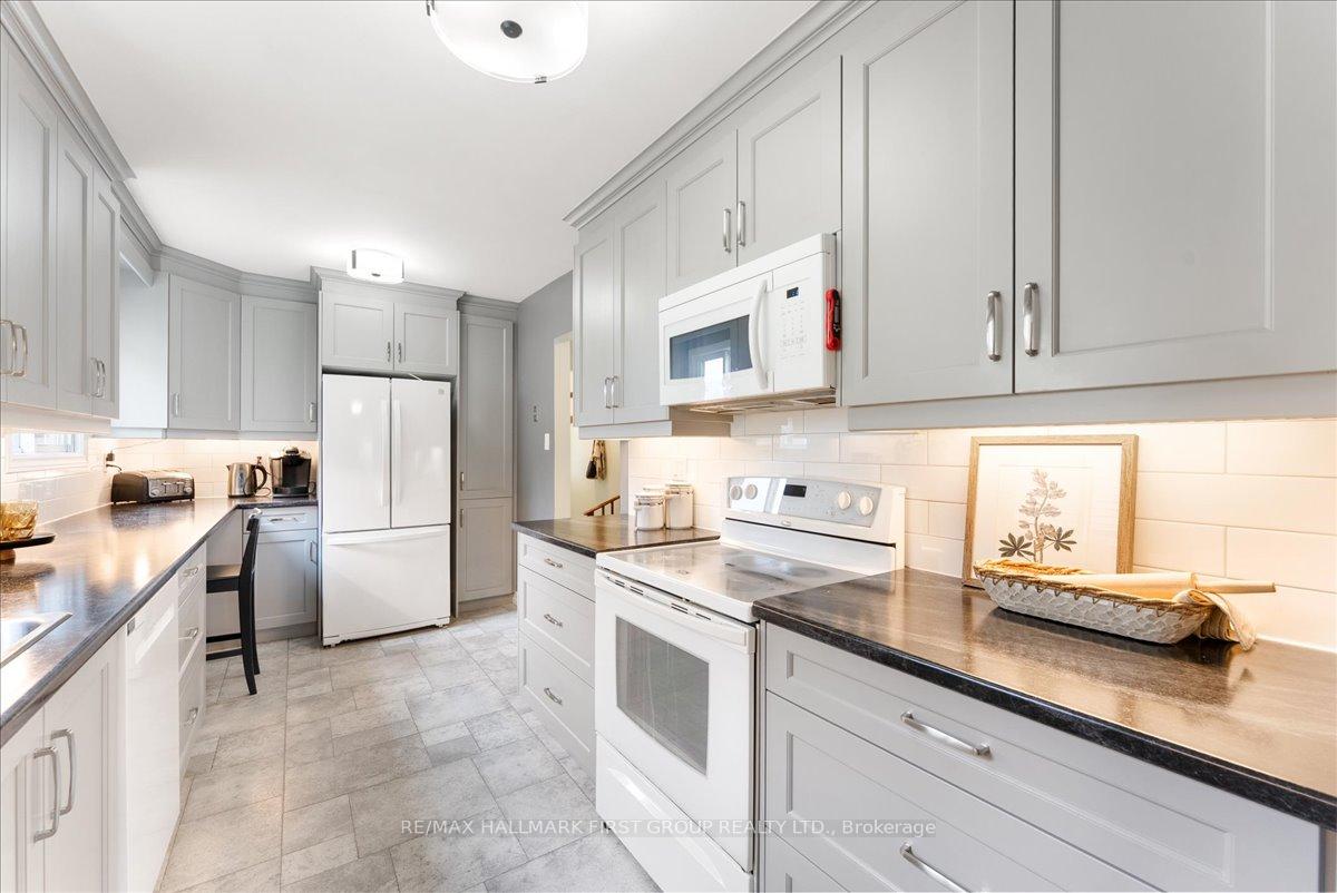 Photo 18 of 100 Martin Road, Clarington, Bowmanville — HOMEH