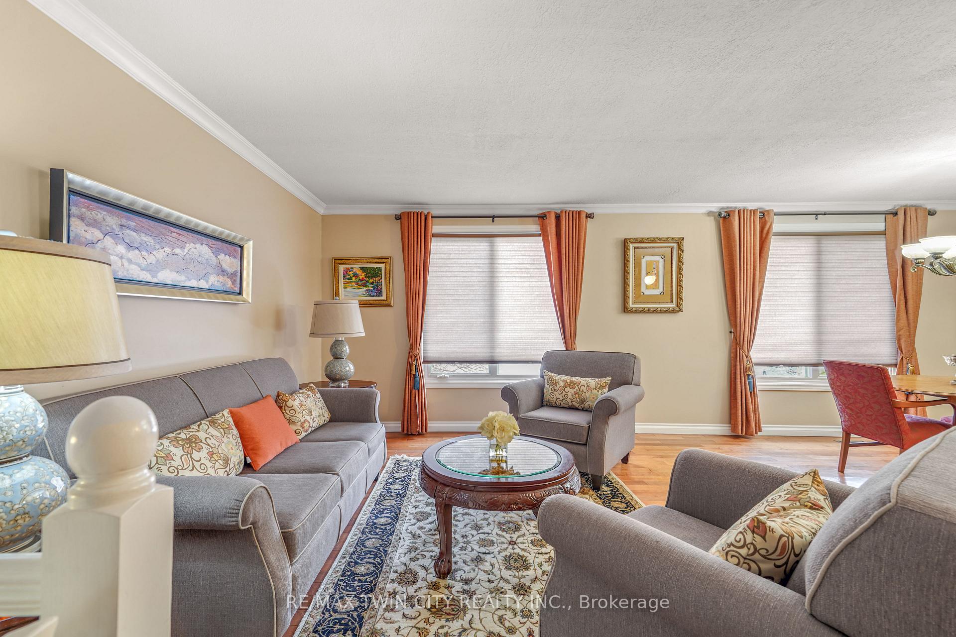 Photo 6 of 14 Thistledown Drive, Brantford, Myrtleville North — HOMEH