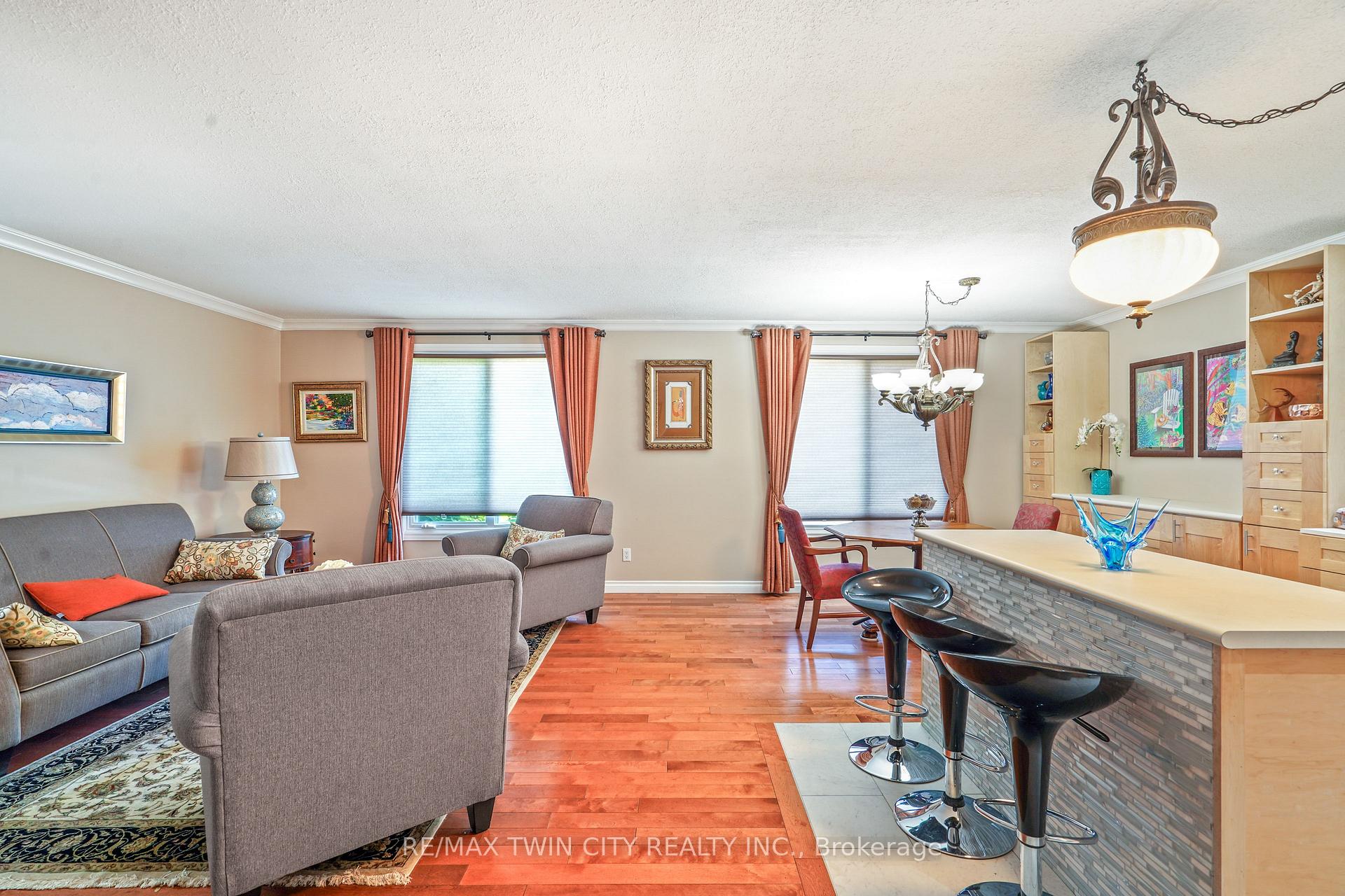 Photo 7 of 14 Thistledown Drive, Brantford, Myrtleville North — HOMEH