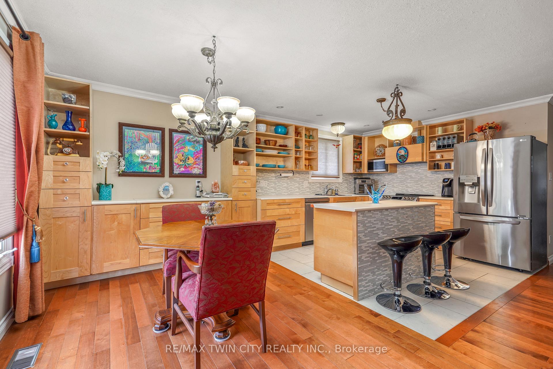 Photo 10 of 14 Thistledown Drive, Brantford, Myrtleville North — HOMEH