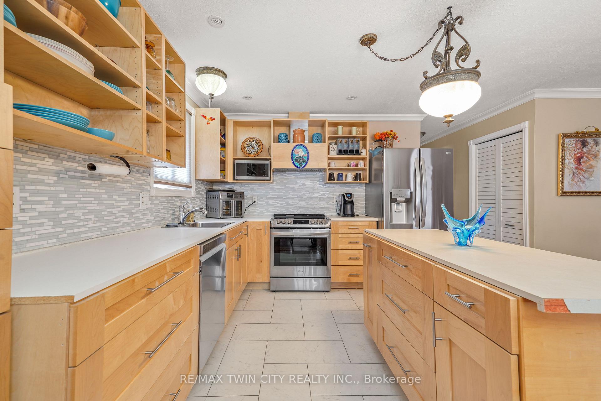 Photo 12 of 14 Thistledown Drive, Brantford, Myrtleville North — HOMEH
