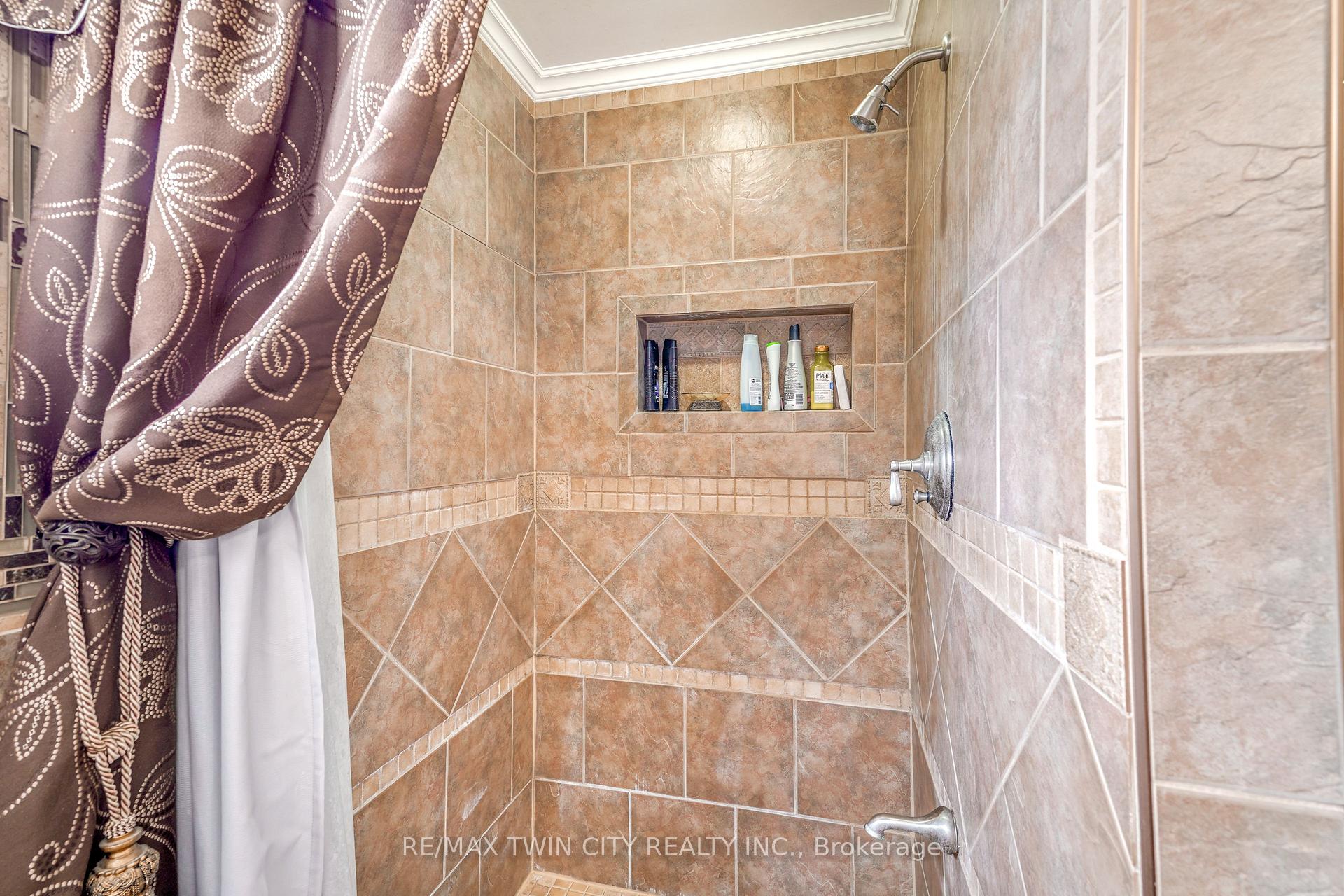 Photo 20 of 14 Thistledown Drive, Brantford, Myrtleville North — HOMEH