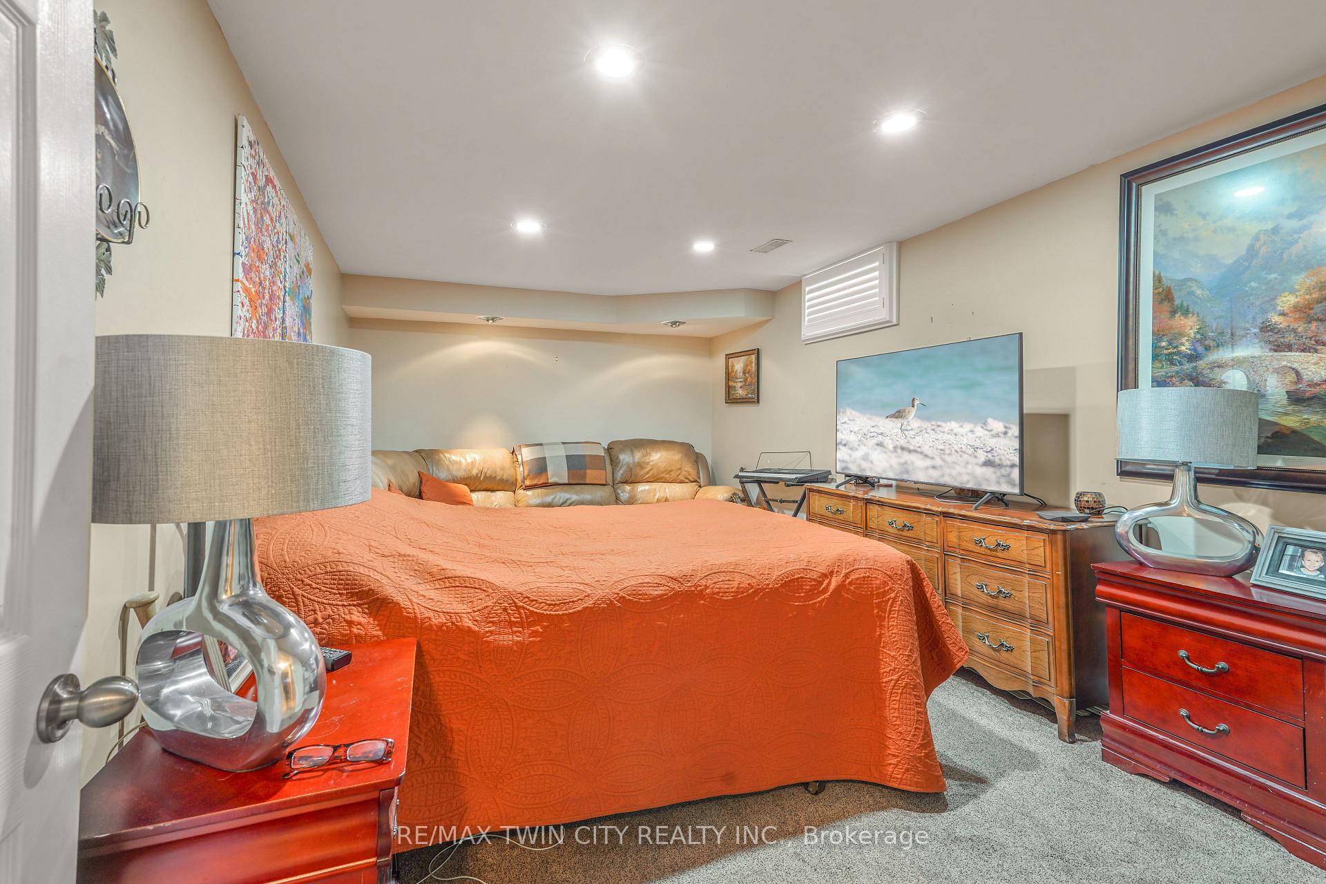 Photo 25 of 14 Thistledown Drive, Brantford, Myrtleville North — HOMEH