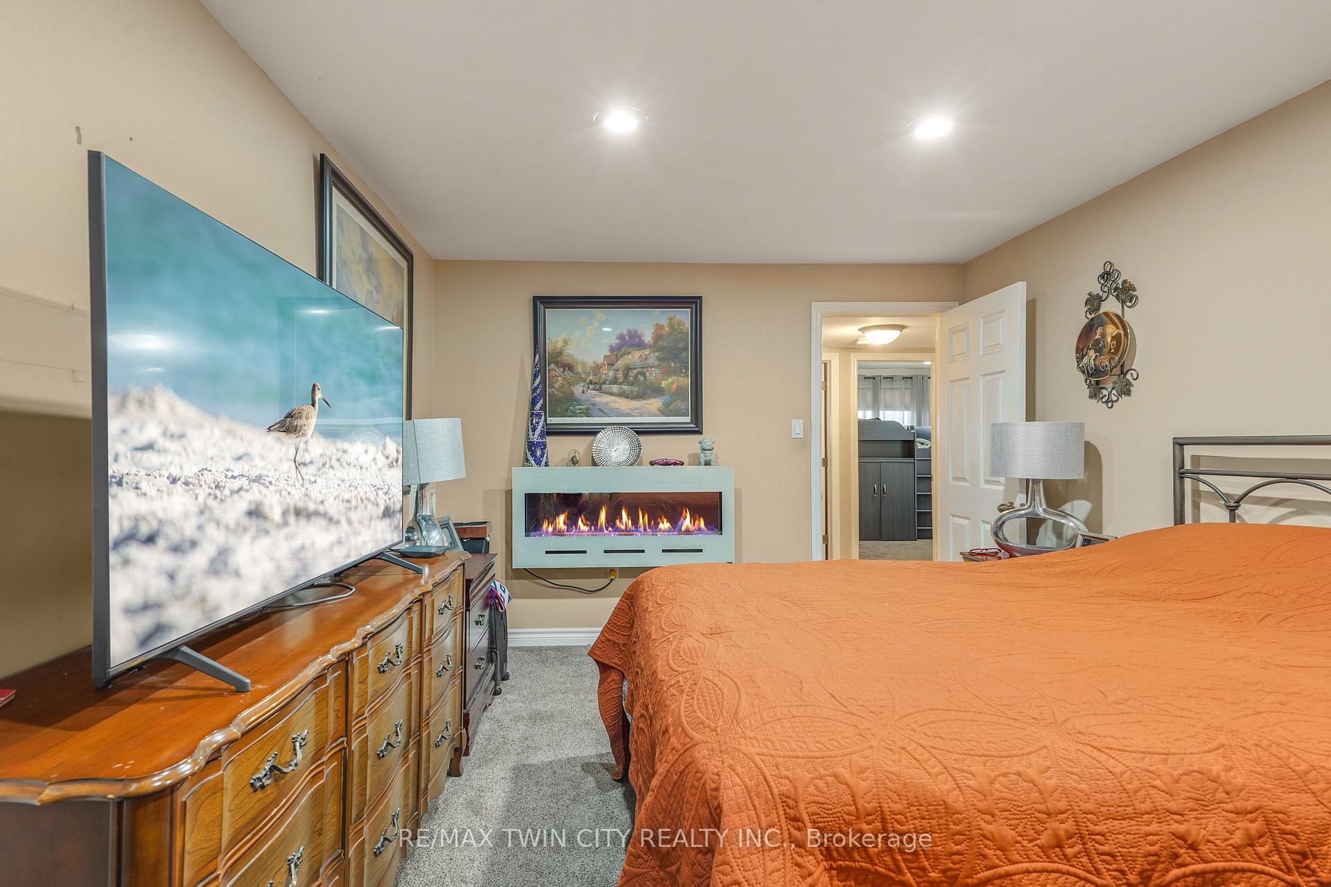 Photo 26 of 14 Thistledown Drive, Brantford, Myrtleville North — HOMEH