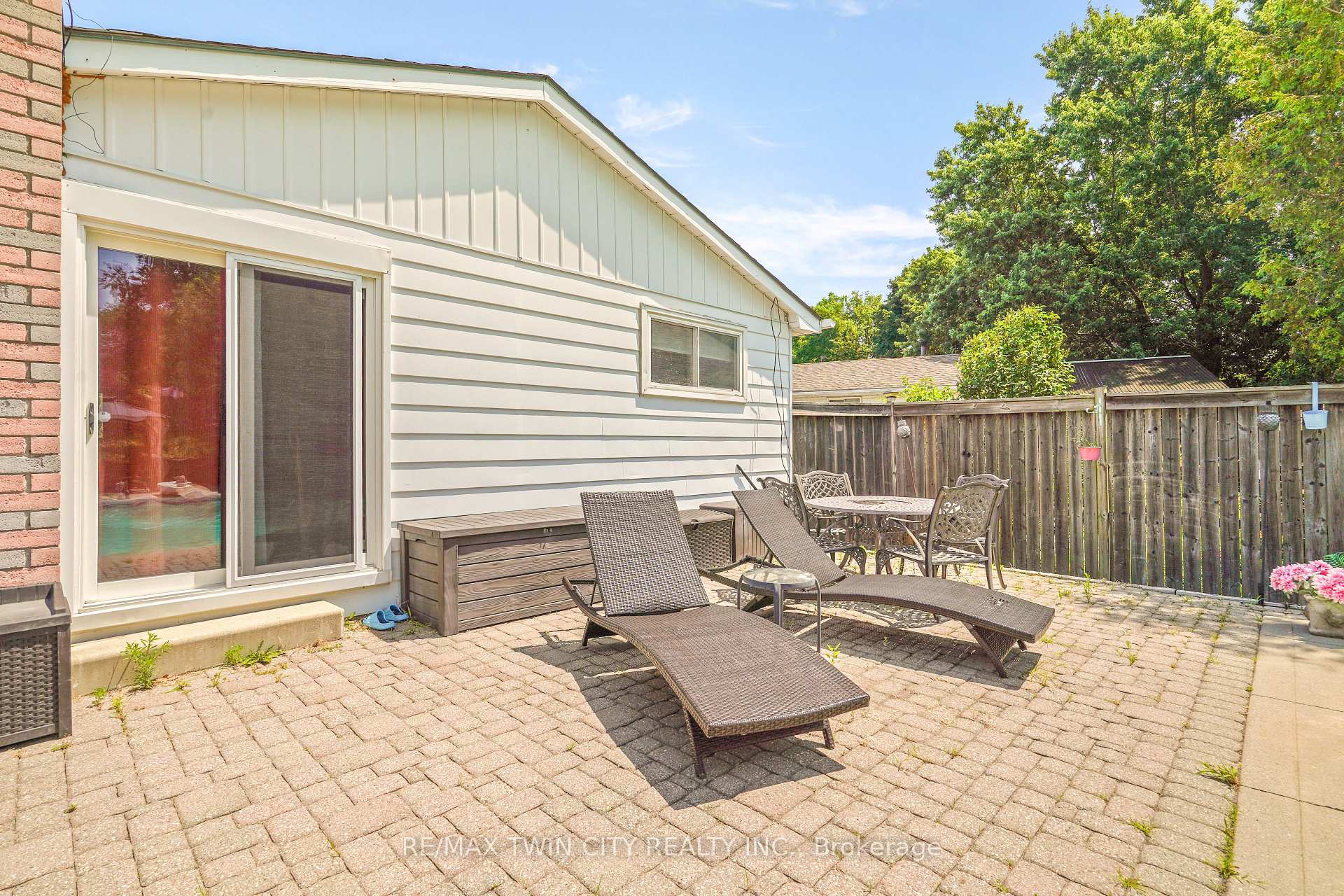 Photo 33 of 14 Thistledown Drive, Brantford, Myrtleville North — HOMEH