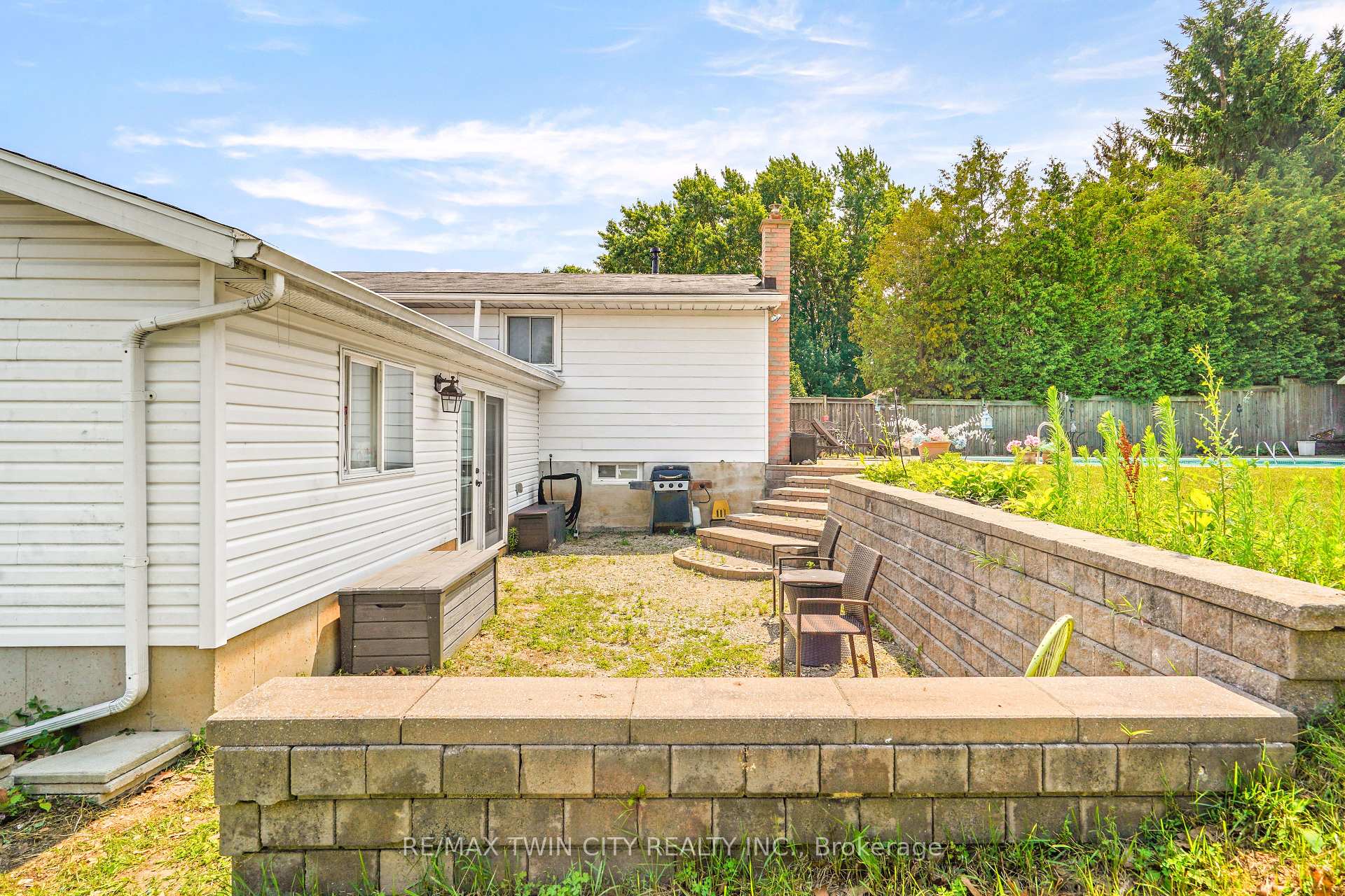 Photo 34 of 14 Thistledown Drive, Brantford, Myrtleville North — HOMEH