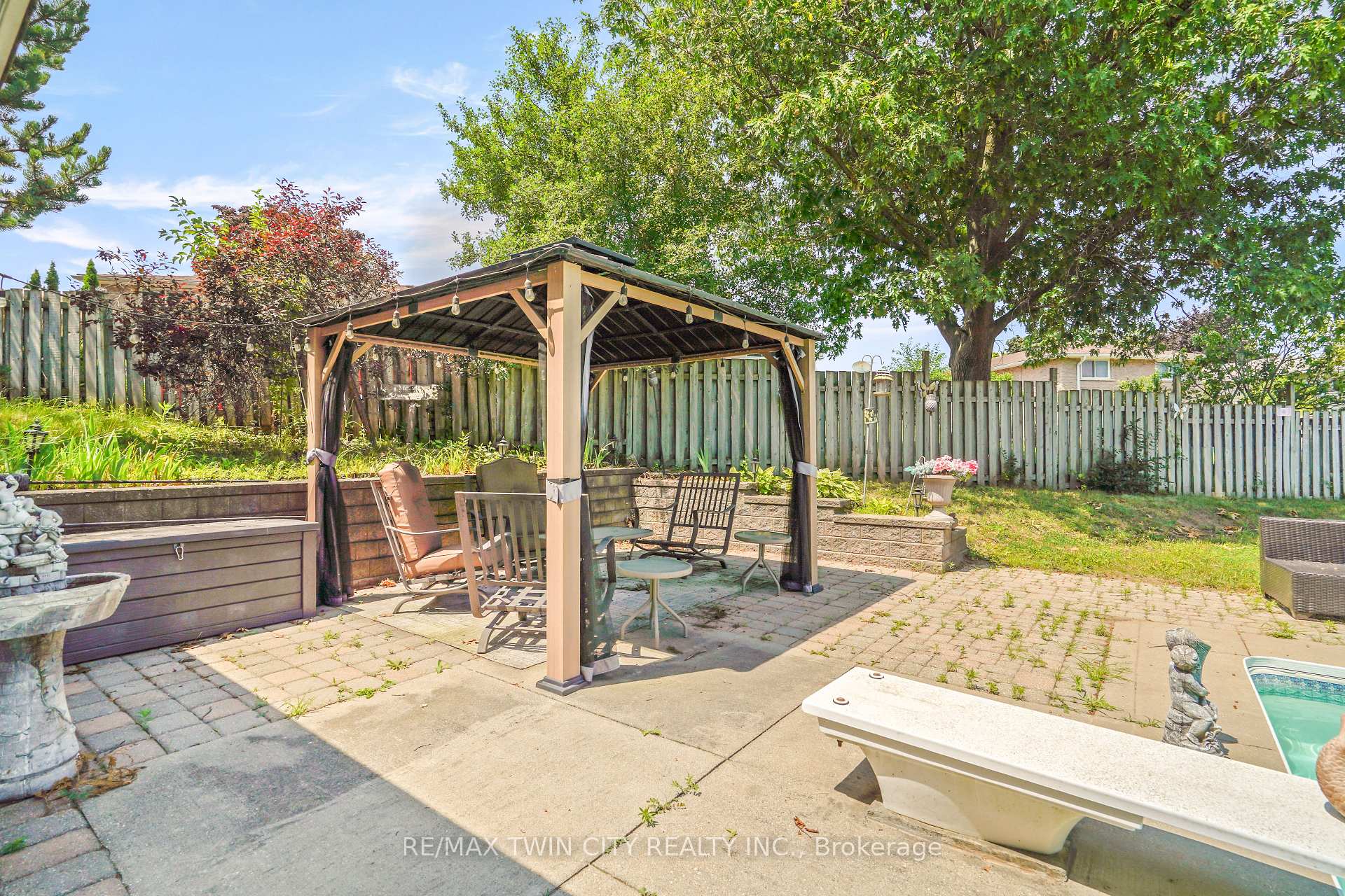 Photo 39 of 14 Thistledown Drive, Brantford, Myrtleville North — HOMEH