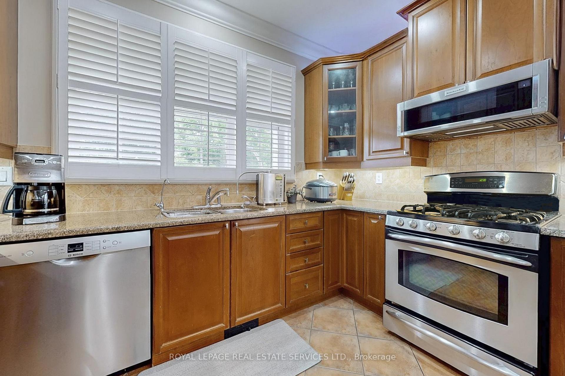 Photo 9 of 659 Hood Terrace, Milton, Coates — HOMEH