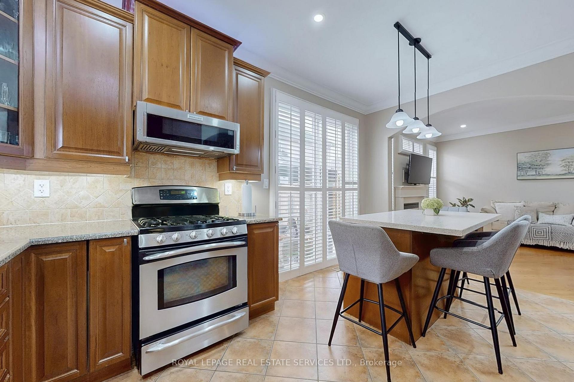 Photo 11 of 659 Hood Terrace, Milton, Coates — HOMEH