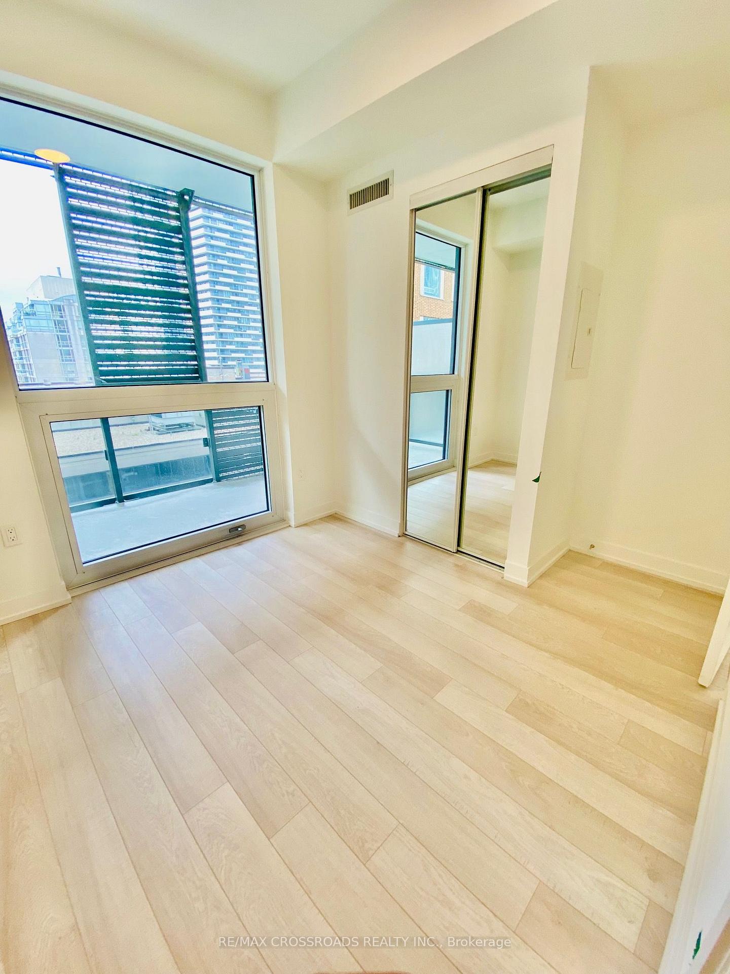 Photo 8 of Unit 905, 39 Roehampton Avenue, Toronto, Mount Pleasant West — HOMEH