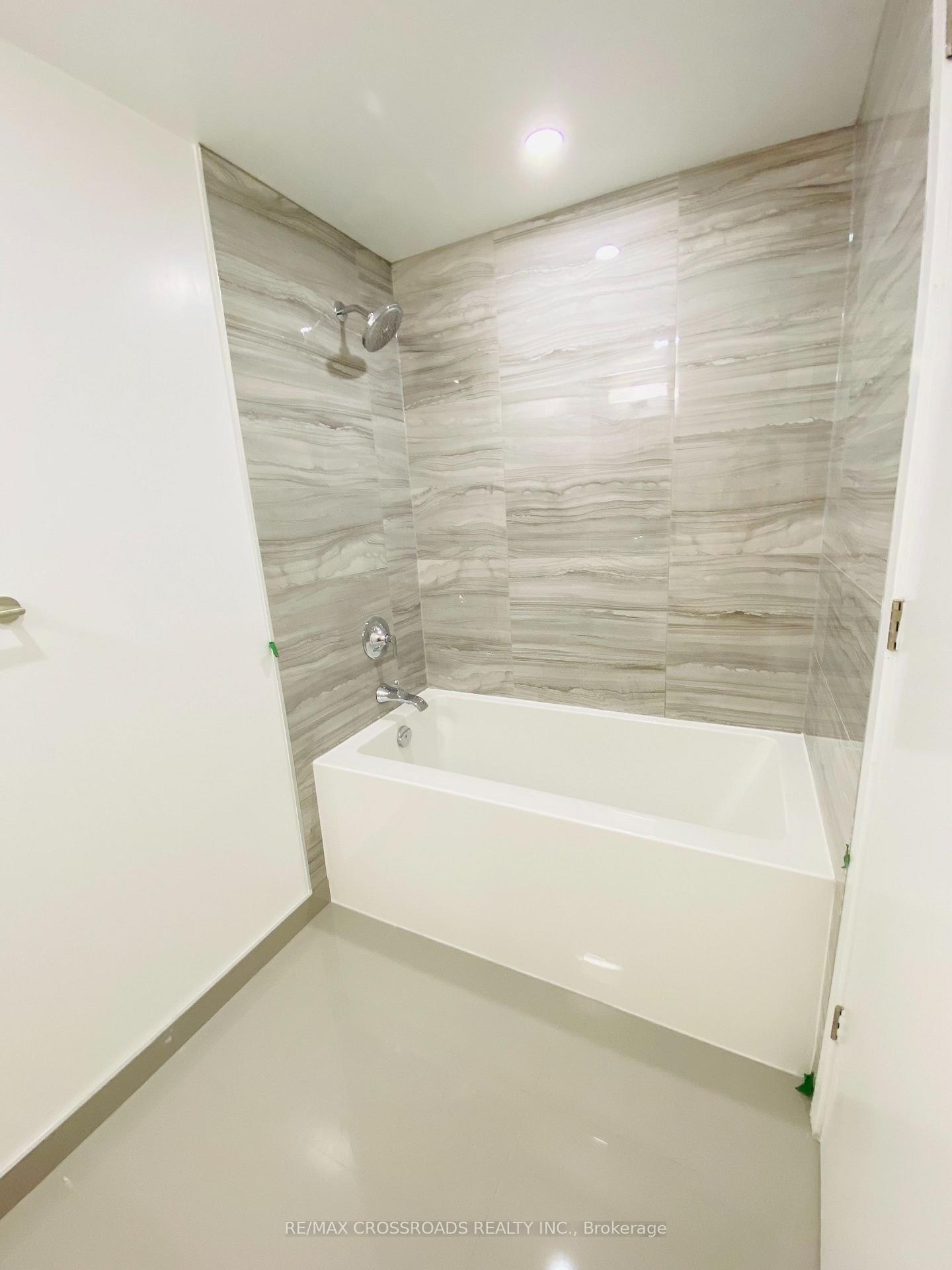 Photo 11 of Unit 905, 39 Roehampton Avenue, Toronto, Mount Pleasant West — HOMEH