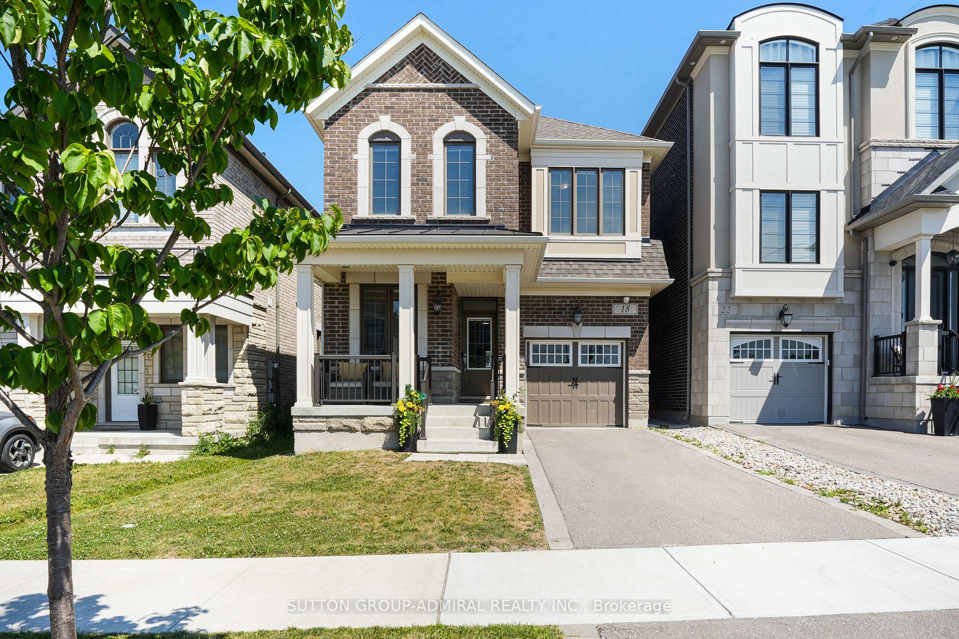 Photo 4 of 18 Morning Sparrow Drive, Vaughan, Kleinburg — HOMEH