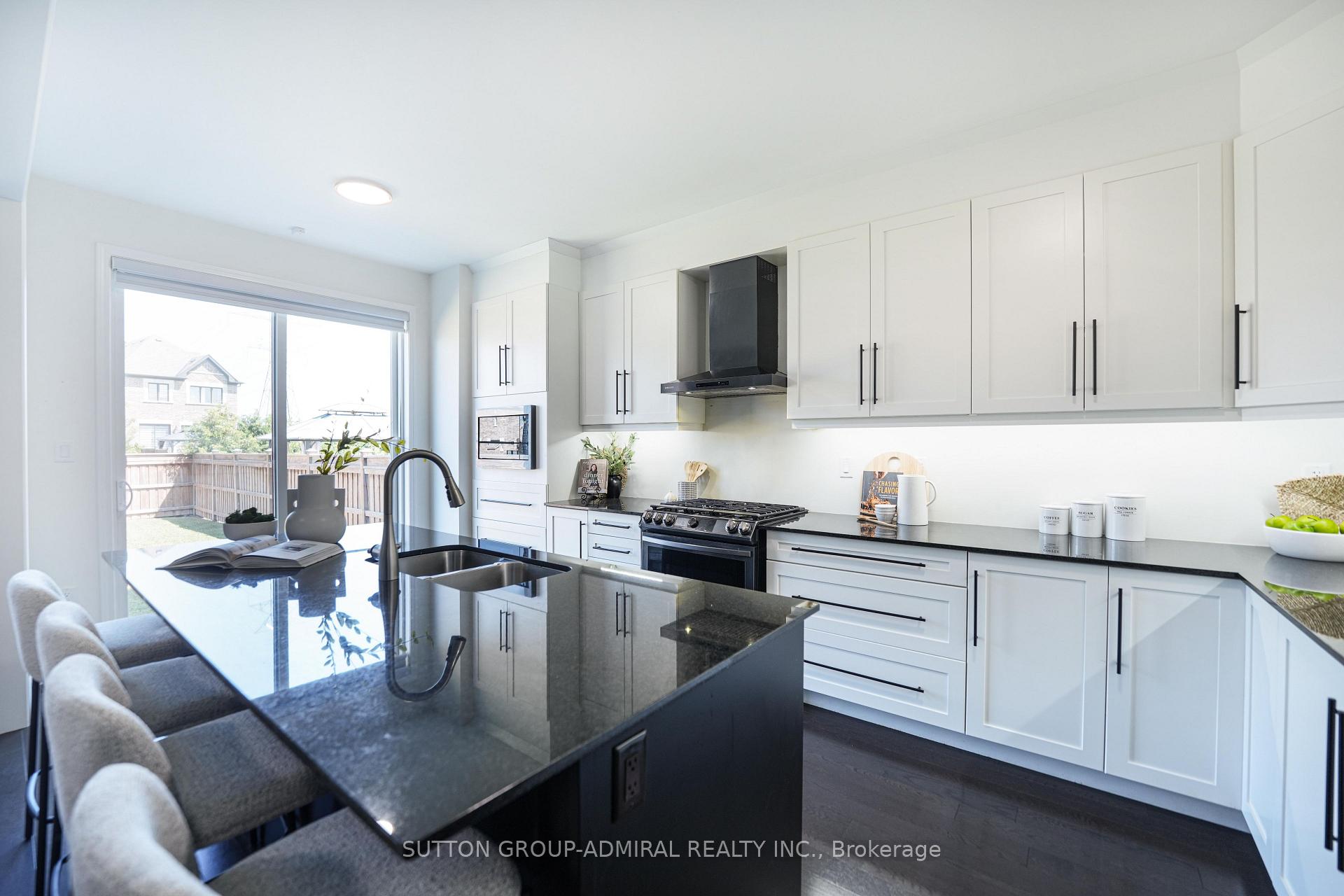Photo 6 of 18 Morning Sparrow Drive, Vaughan, Kleinburg — HOMEH