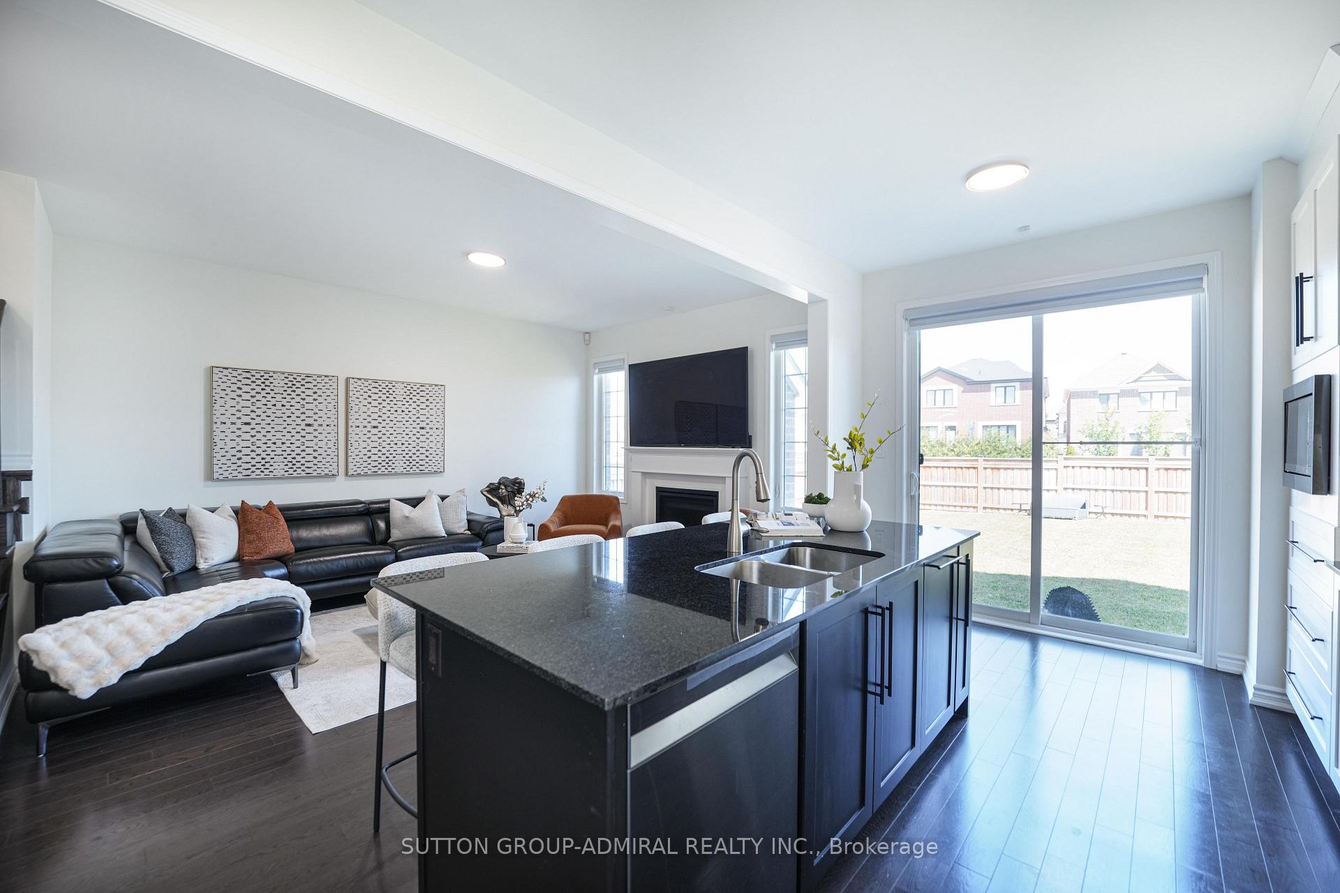 Photo 11 of 18 Morning Sparrow Drive, Vaughan, Kleinburg — HOMEH