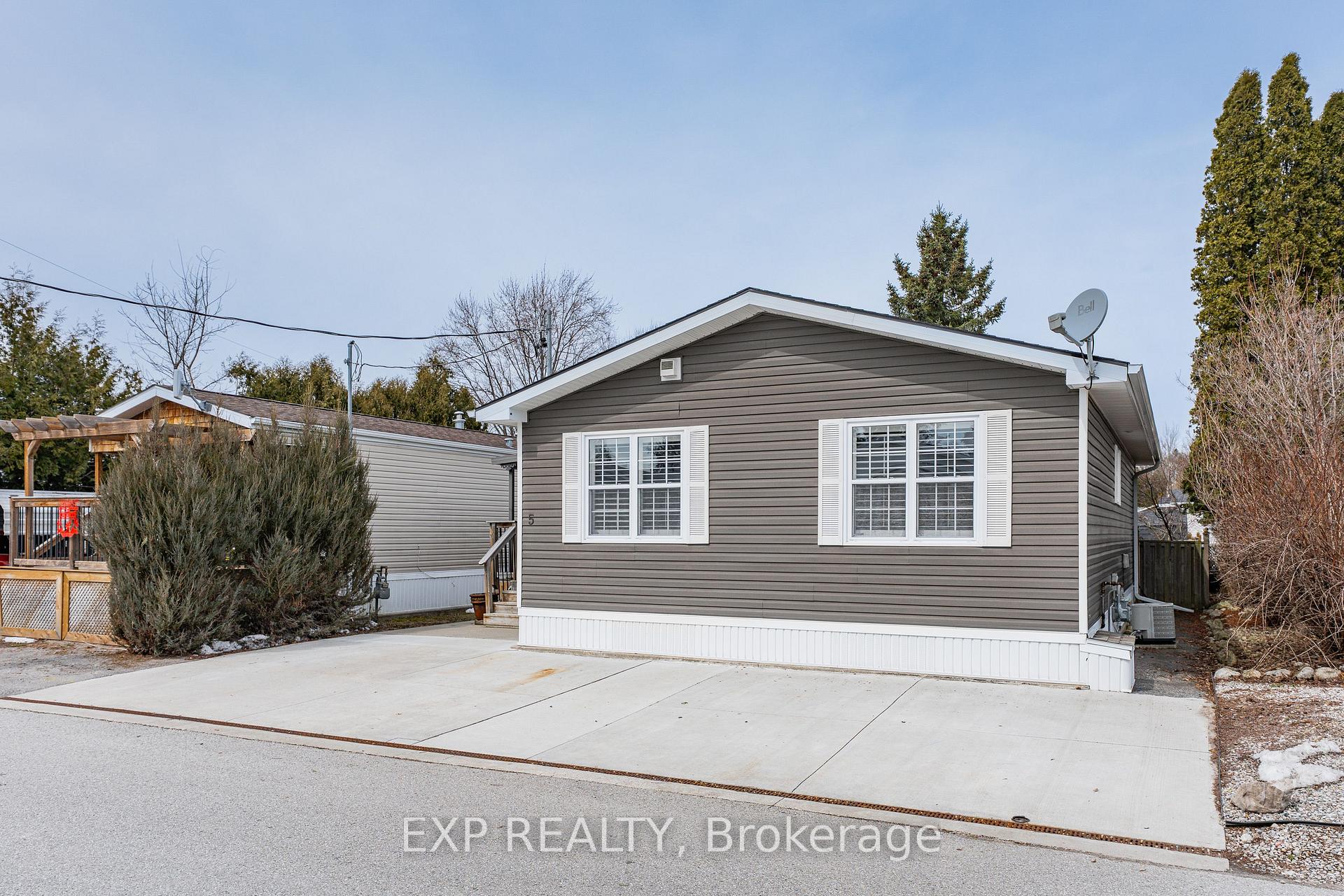 Photo 2 of 5 Elm Street, Puslinch, Rural Puslinch East — HOMEH