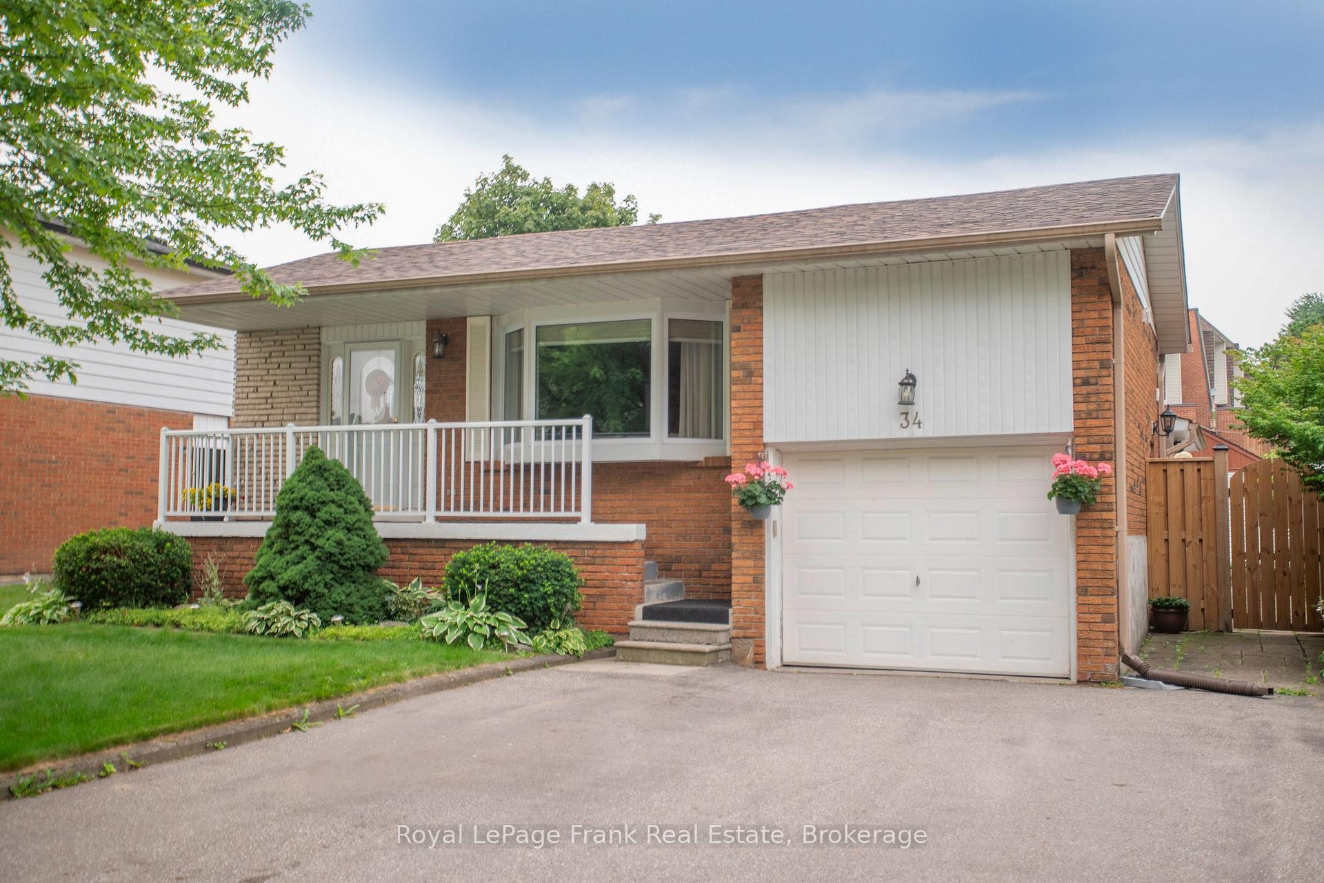 Photo 3 of 34 Baker Road, Ajax, South East — HOMEH