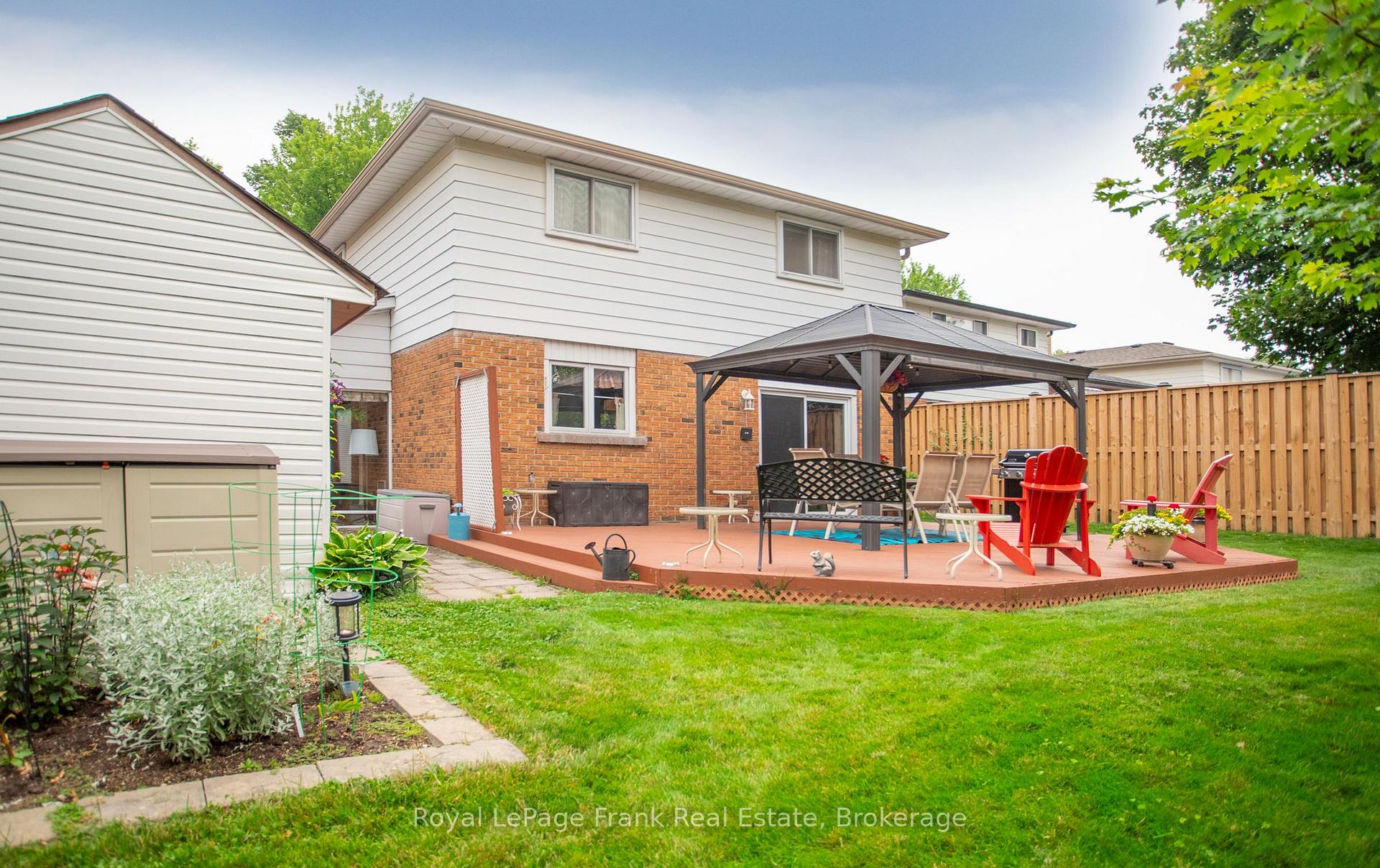 Photo 35 of 34 Baker Road, Ajax, South East — HOMEH
